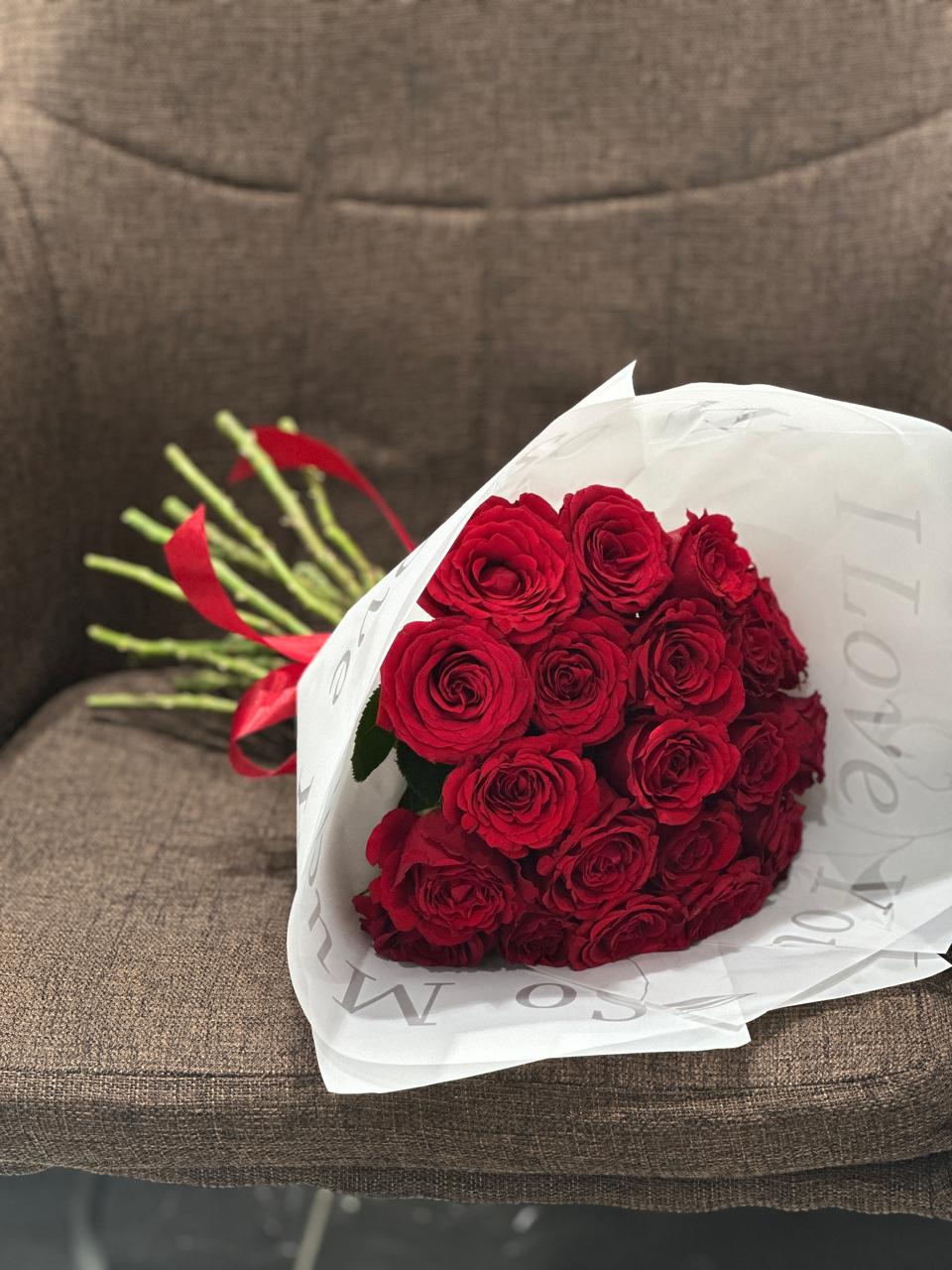Red roses  hand bouquet