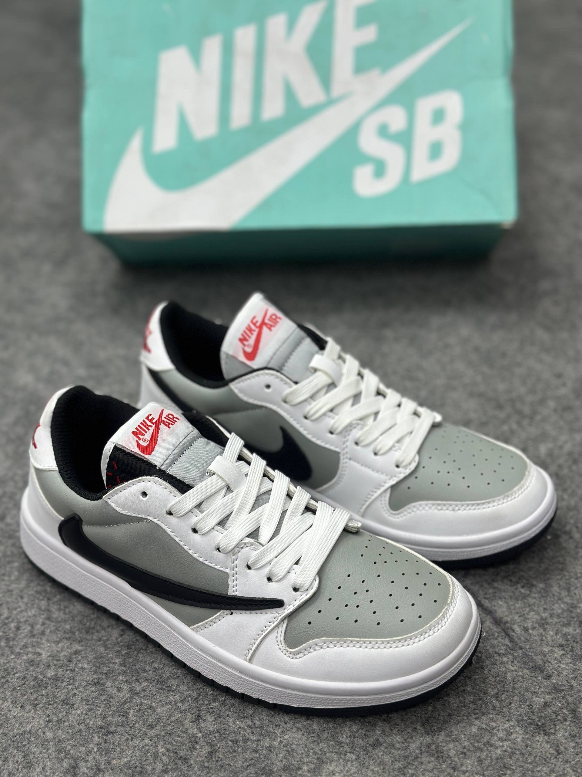Air Jordan 1 x Travis Scott: Vintage Stealth Grey (1:1) thumbnail 1