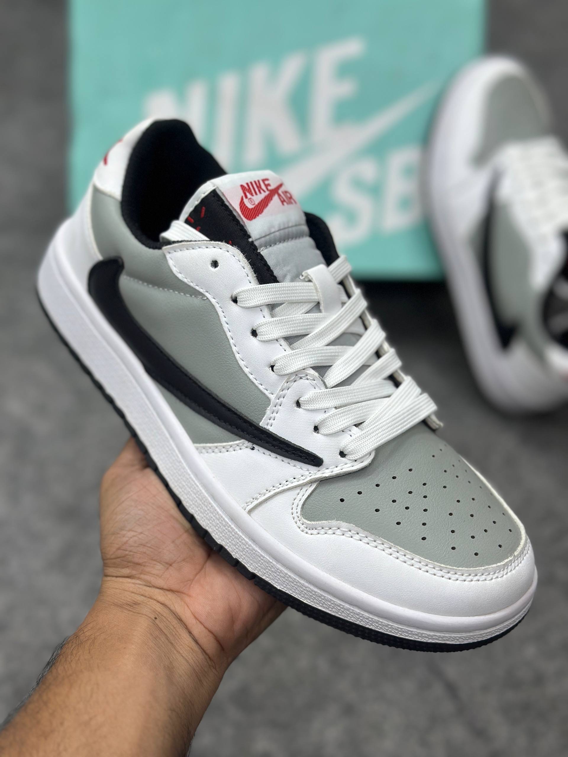 Air Jordan 1 x Travis Scott: Vintage Stealth Grey (1:1) thumbnail 2