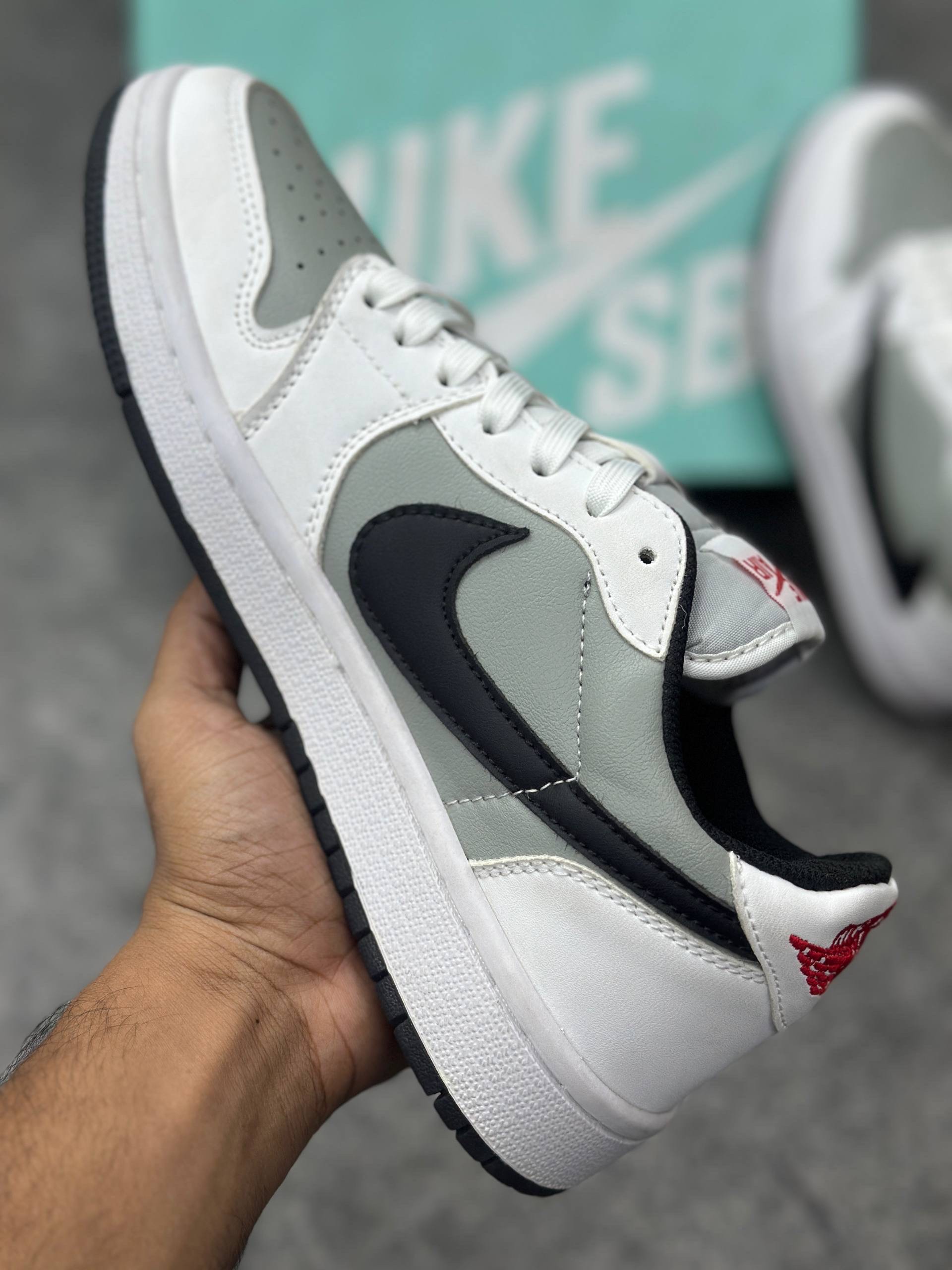 Air Jordan 1 x Travis Scott: Vintage Stealth Grey (1:1) thumbnail 5