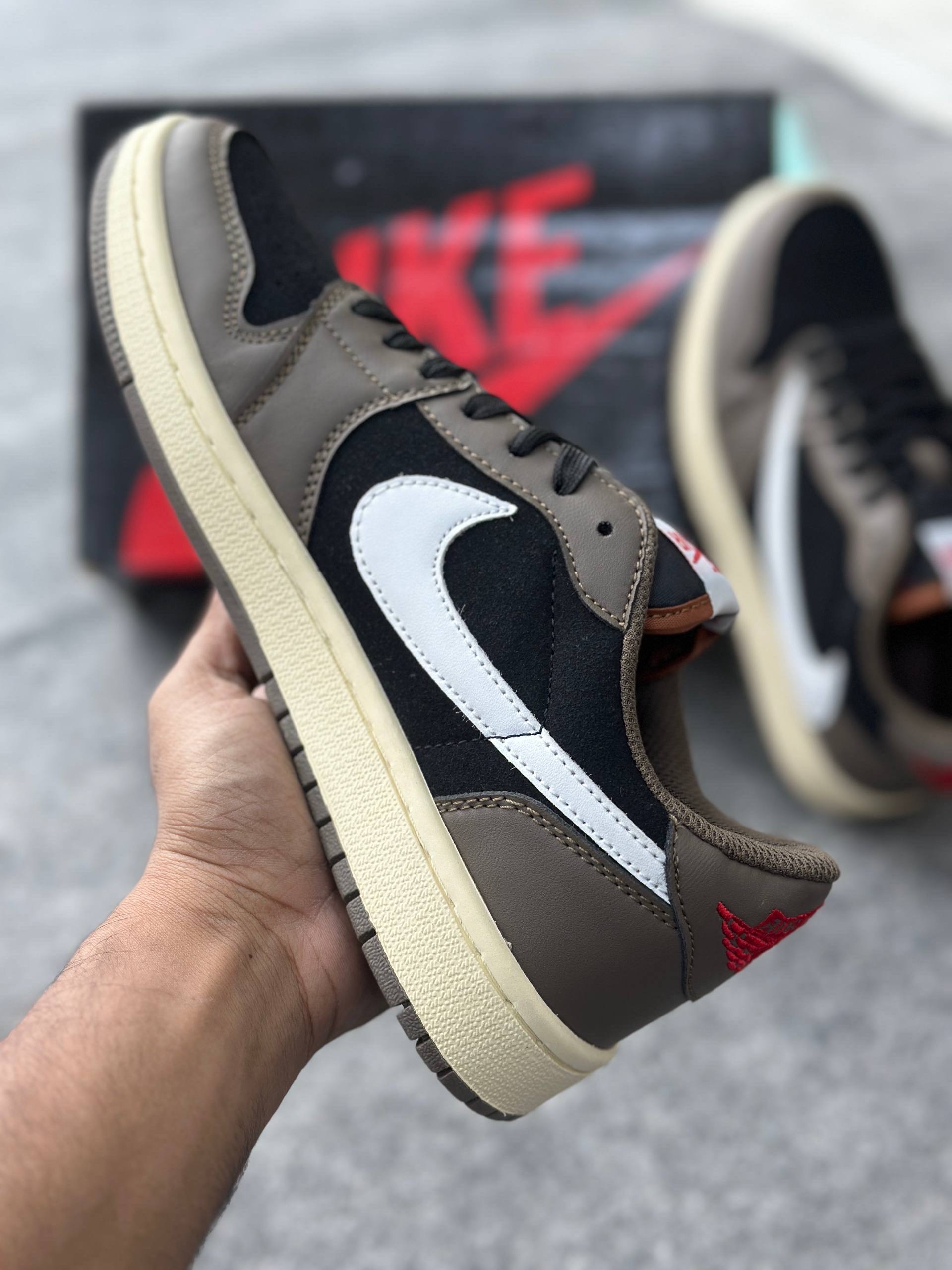 Air Jordan 1 Low OG Travis Scott: Mocha (1:1) thumbnail 3