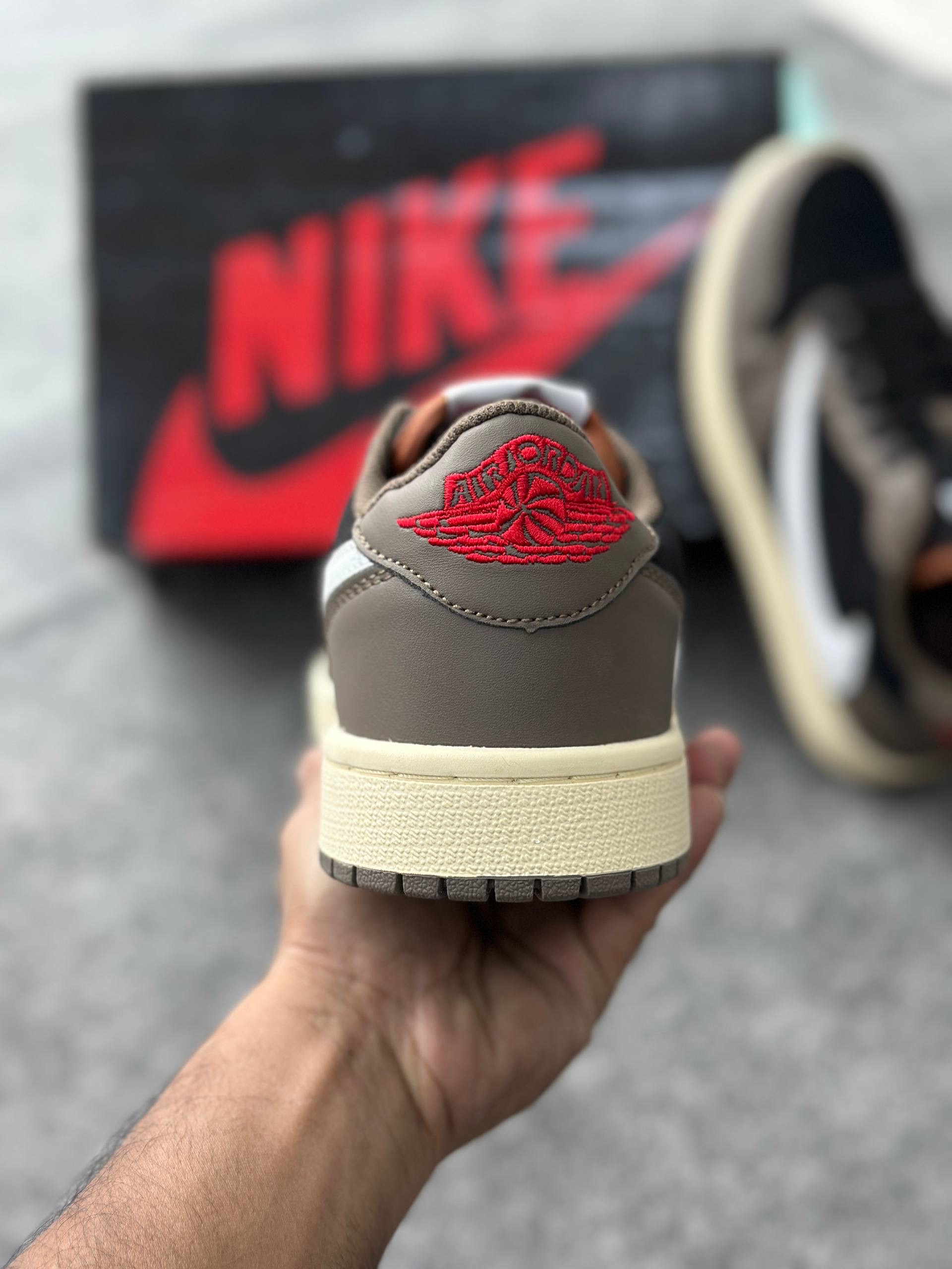 Air Jordan 1 Low OG Travis Scott: Mocha (1:1) thumbnail 4