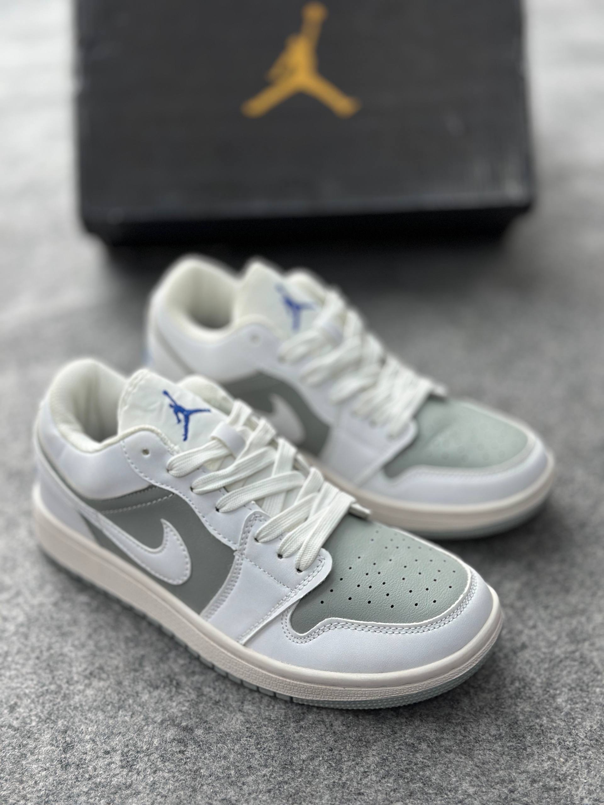Air Jordan 1 Low: White/Wolf Grey (1:1) thumbnail 1
