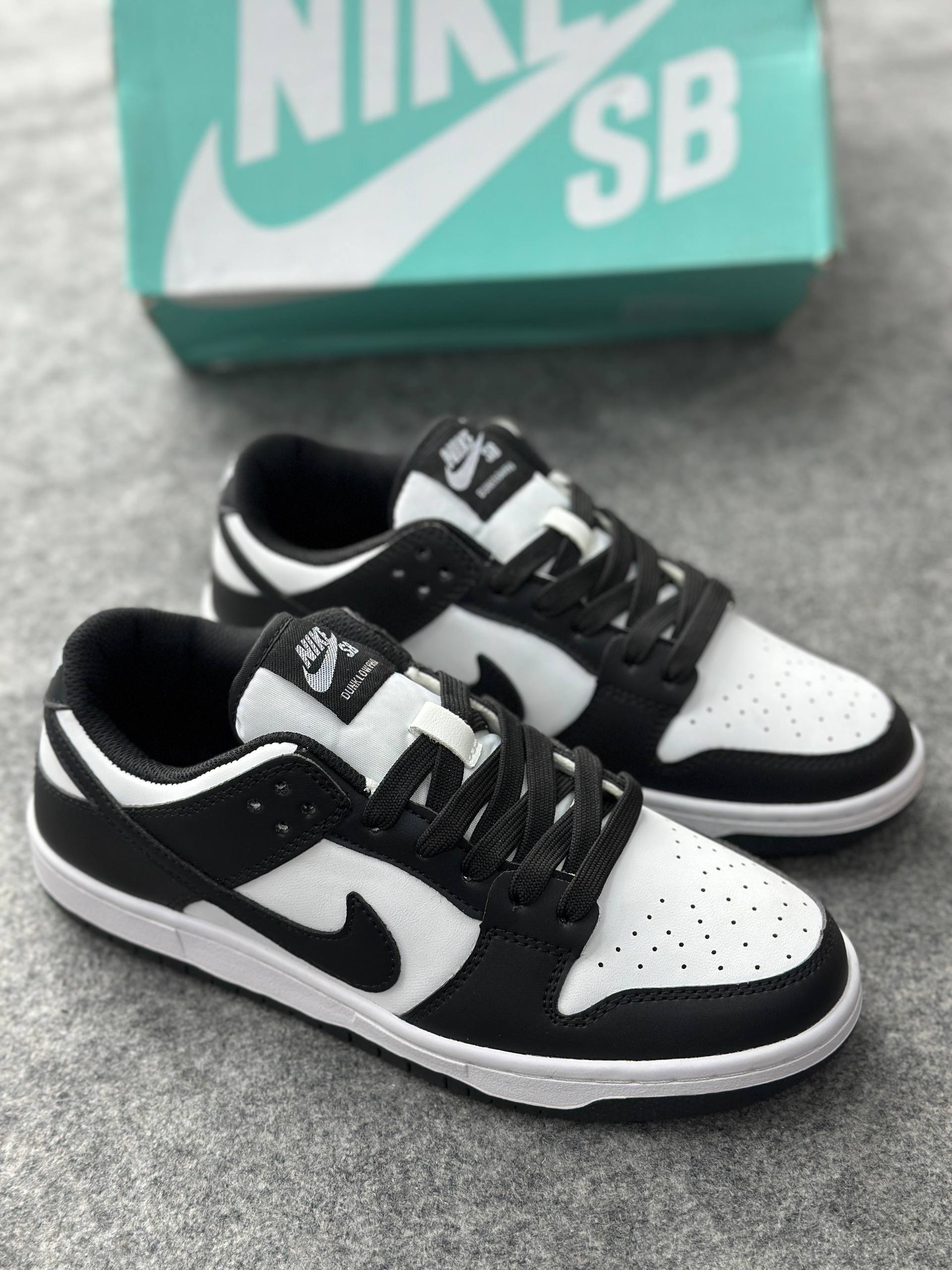 Nike SB Dunk Low Pro Premium skate shoe: Black&White (1:1) thumbnail 1