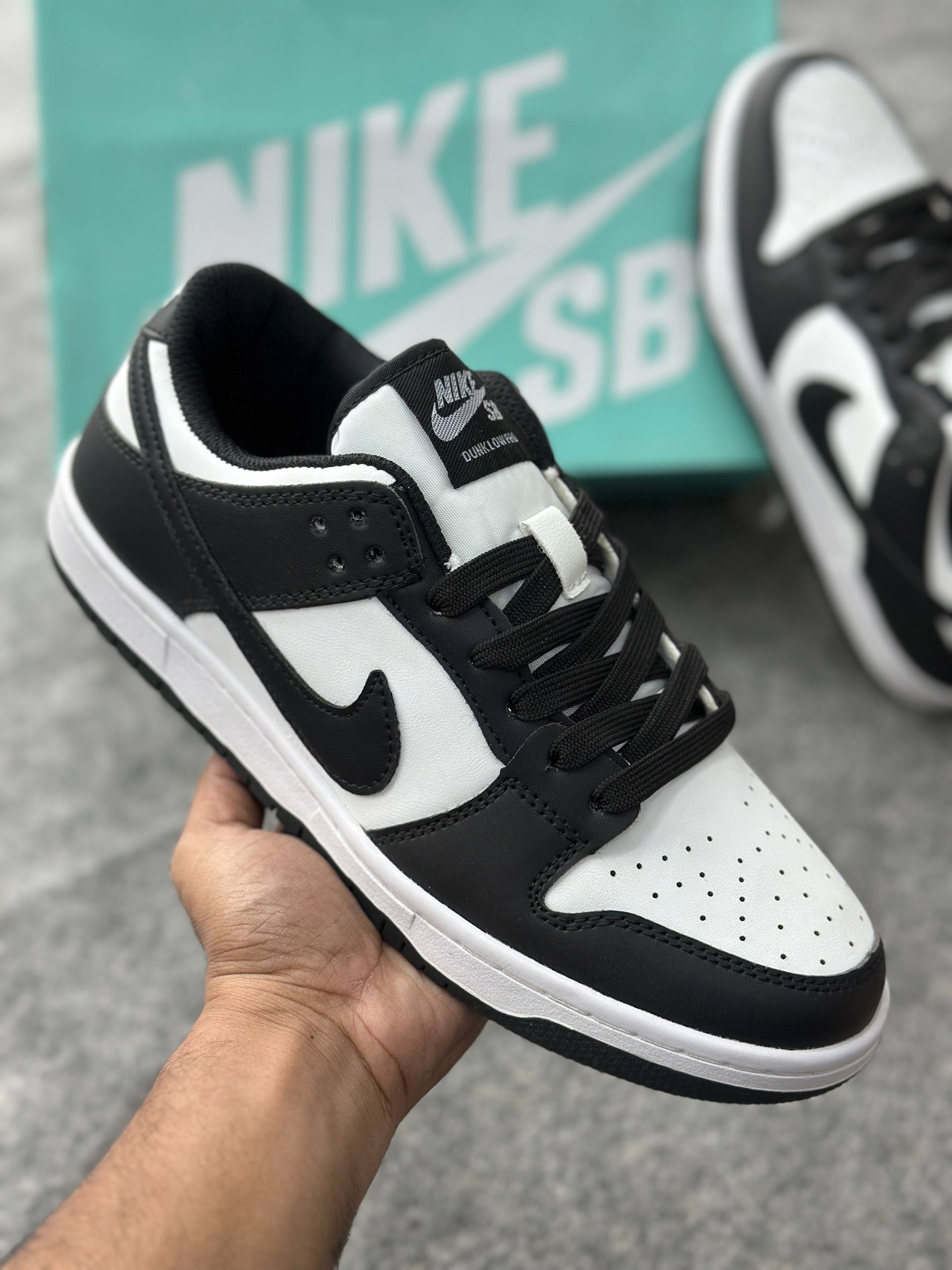 Nike SB Dunk Low Pro Premium skate shoe: Black&White (1:1) thumbnail 2