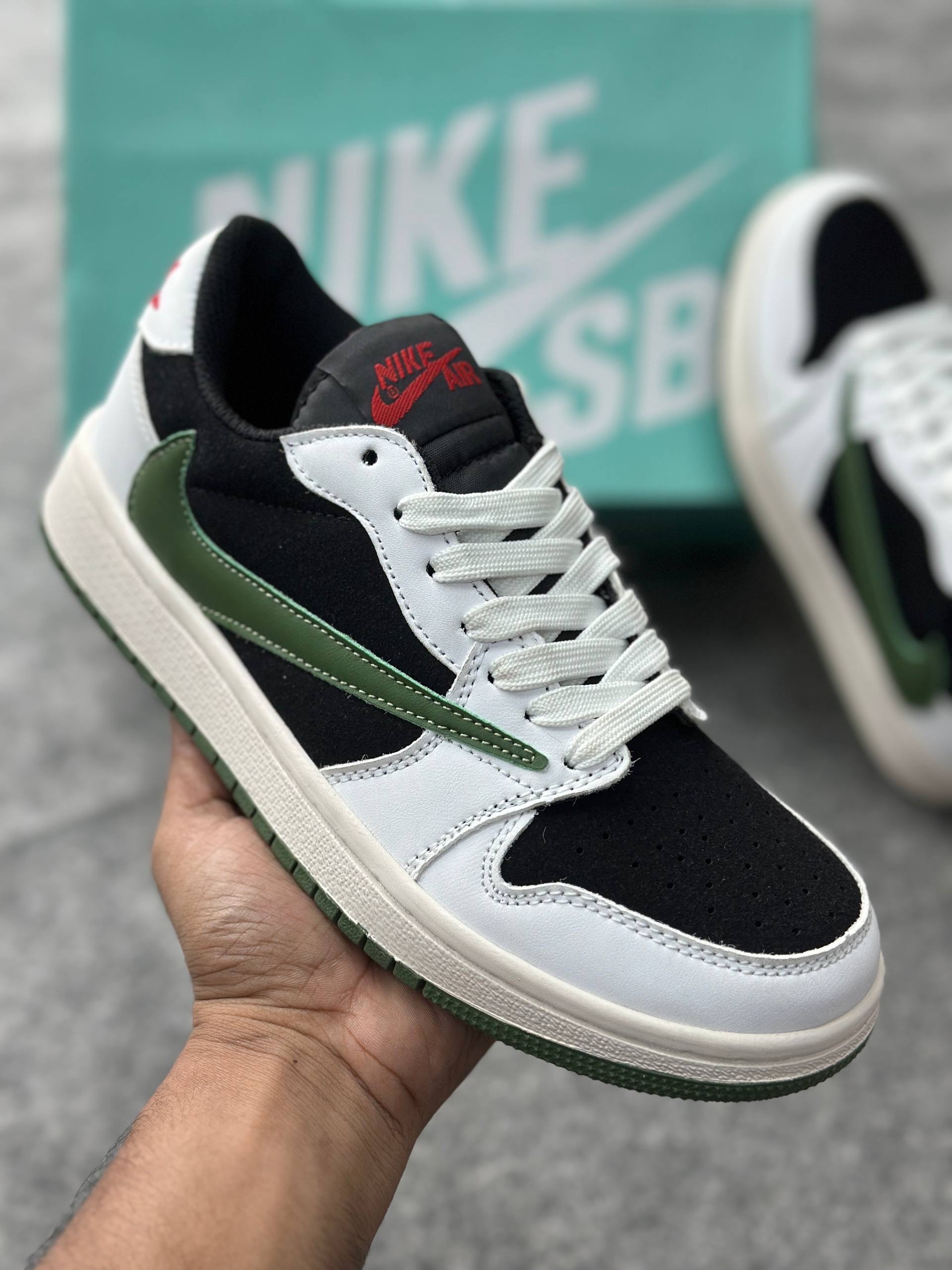 Jordan x Travis Scott- Air Jordan 1 Low OG: Medium Olive (1:1) thumbnail 2