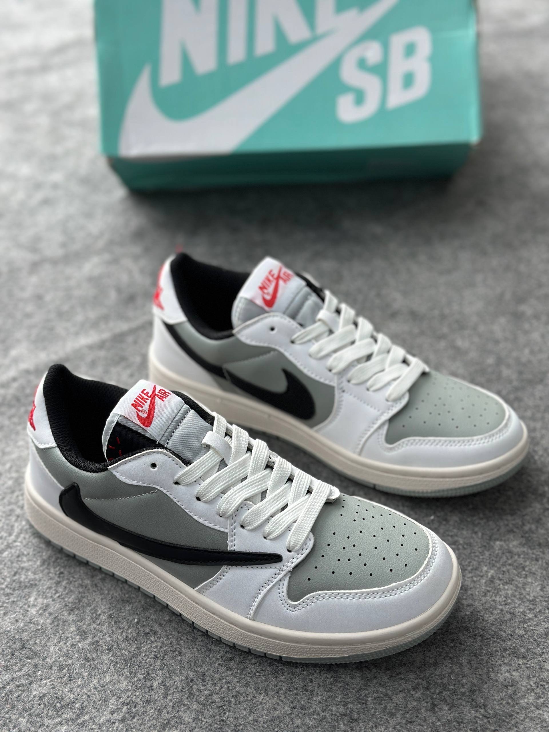 Nike x Travis Scott- Air Jordan 1 Low: Vintage Stealth Grey (1:1) thumbnail 1