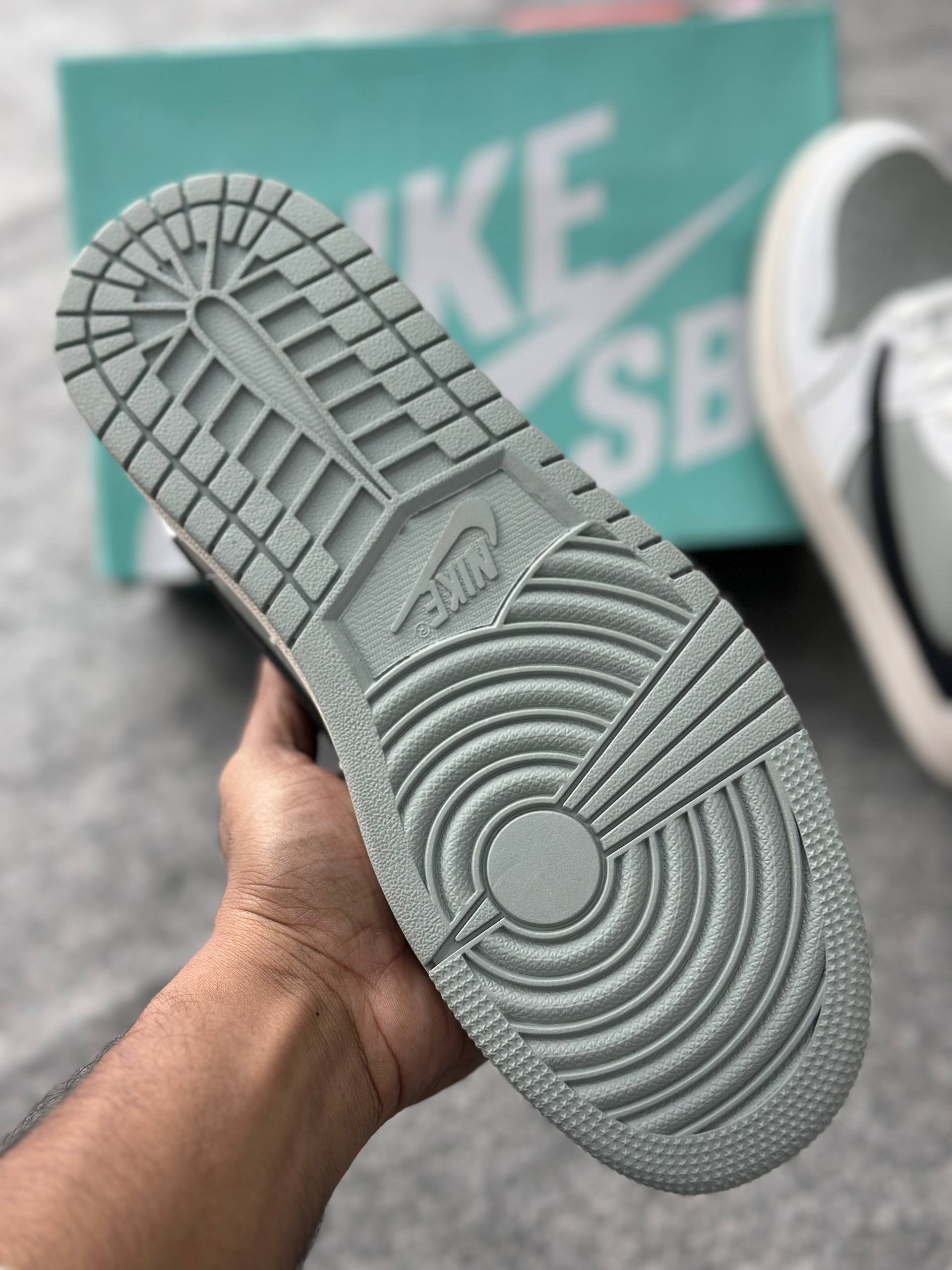 Nike x Travis Scott- Air Jordan 1 Low: Vintage Stealth Grey (1:1) thumbnail 5