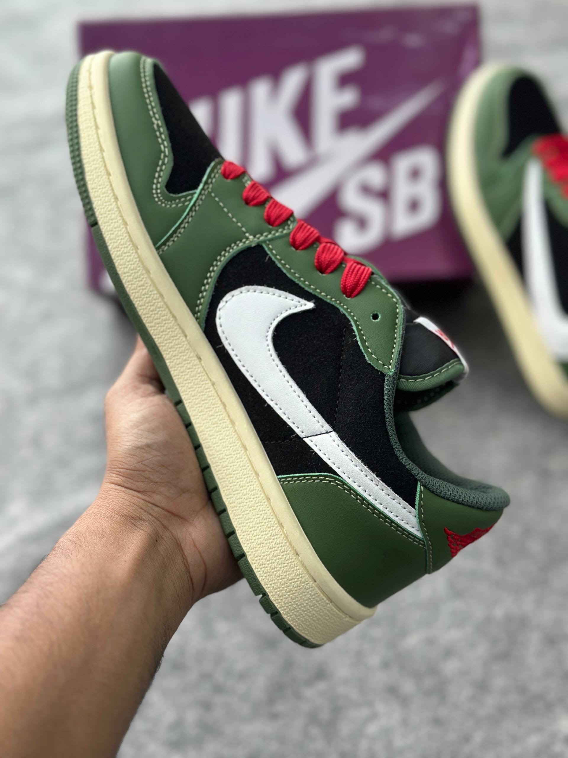 Travis Scott x Air Jordan 1 Low OG: "Olive" (1:1) thumbnail 3