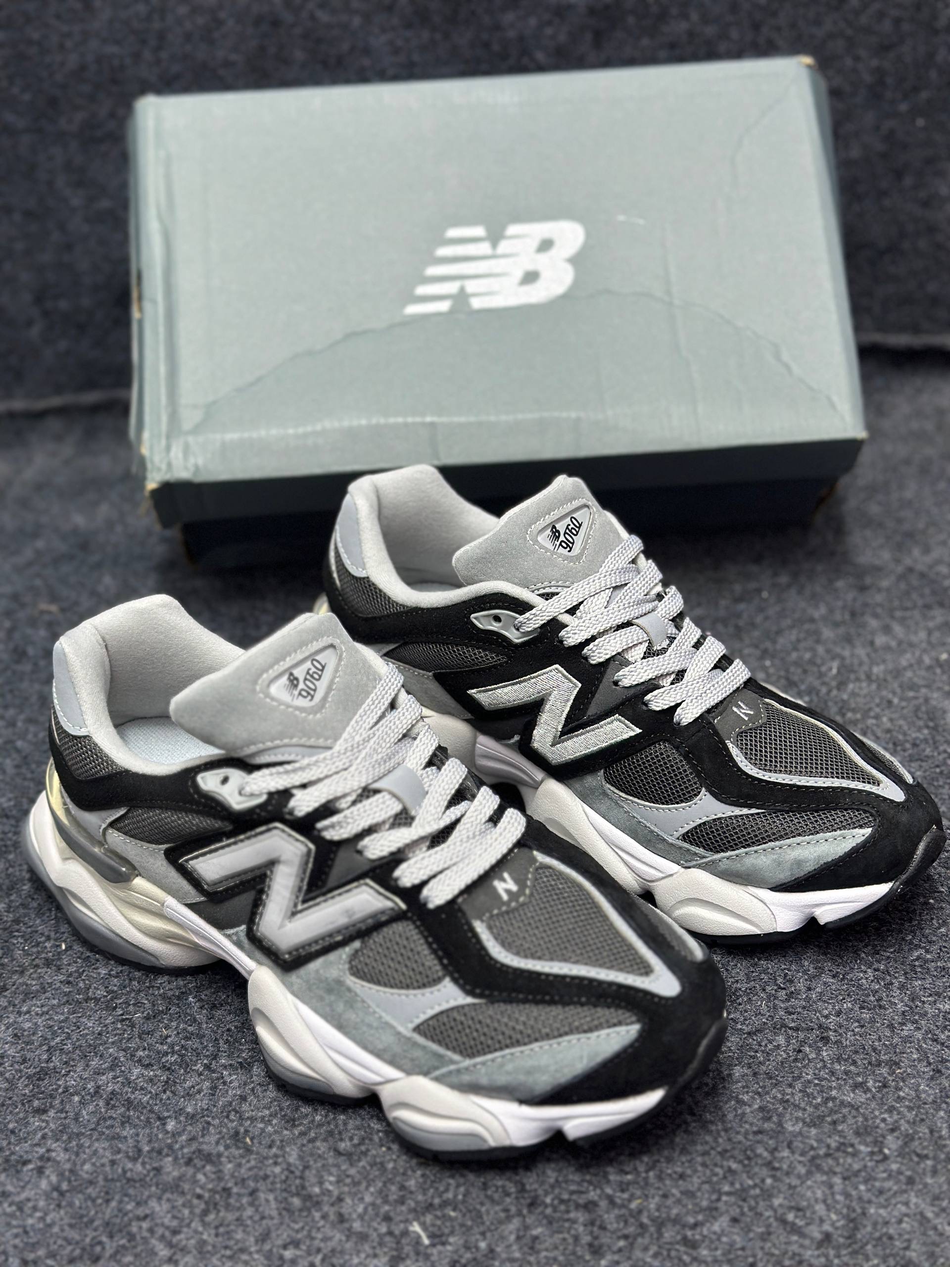 New Balance 9060: "Dark Royal Brown" or "Black&Grey"