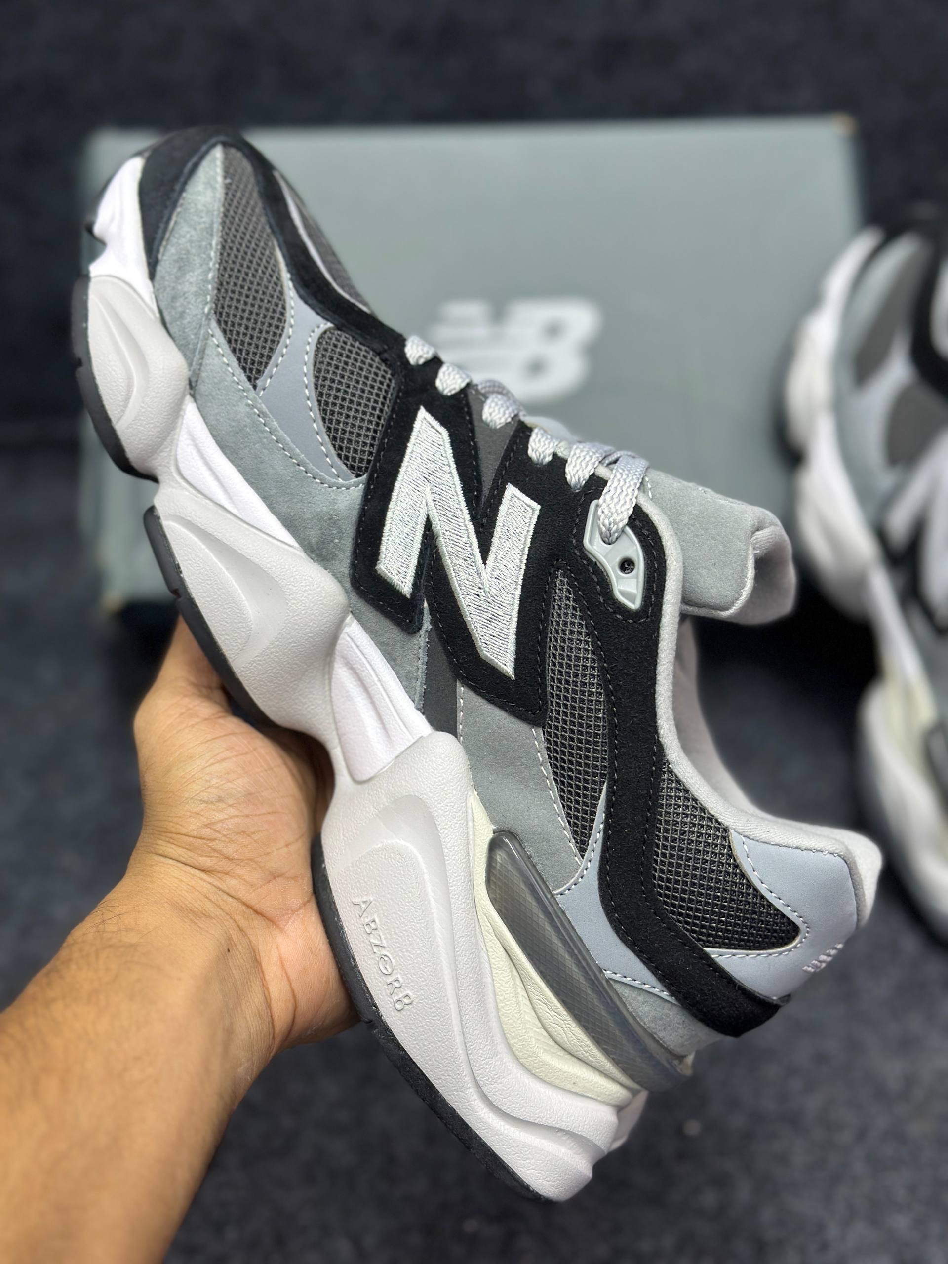 New Balance 9060: "Dark Royal Brown" or "Black&Grey" thumbnail 3