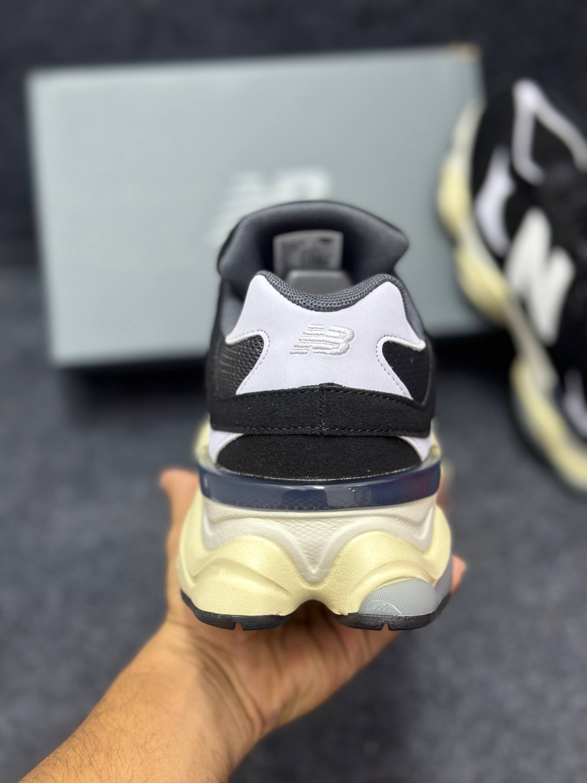 New Balance 9060: "Black&White" thumbnail 4
