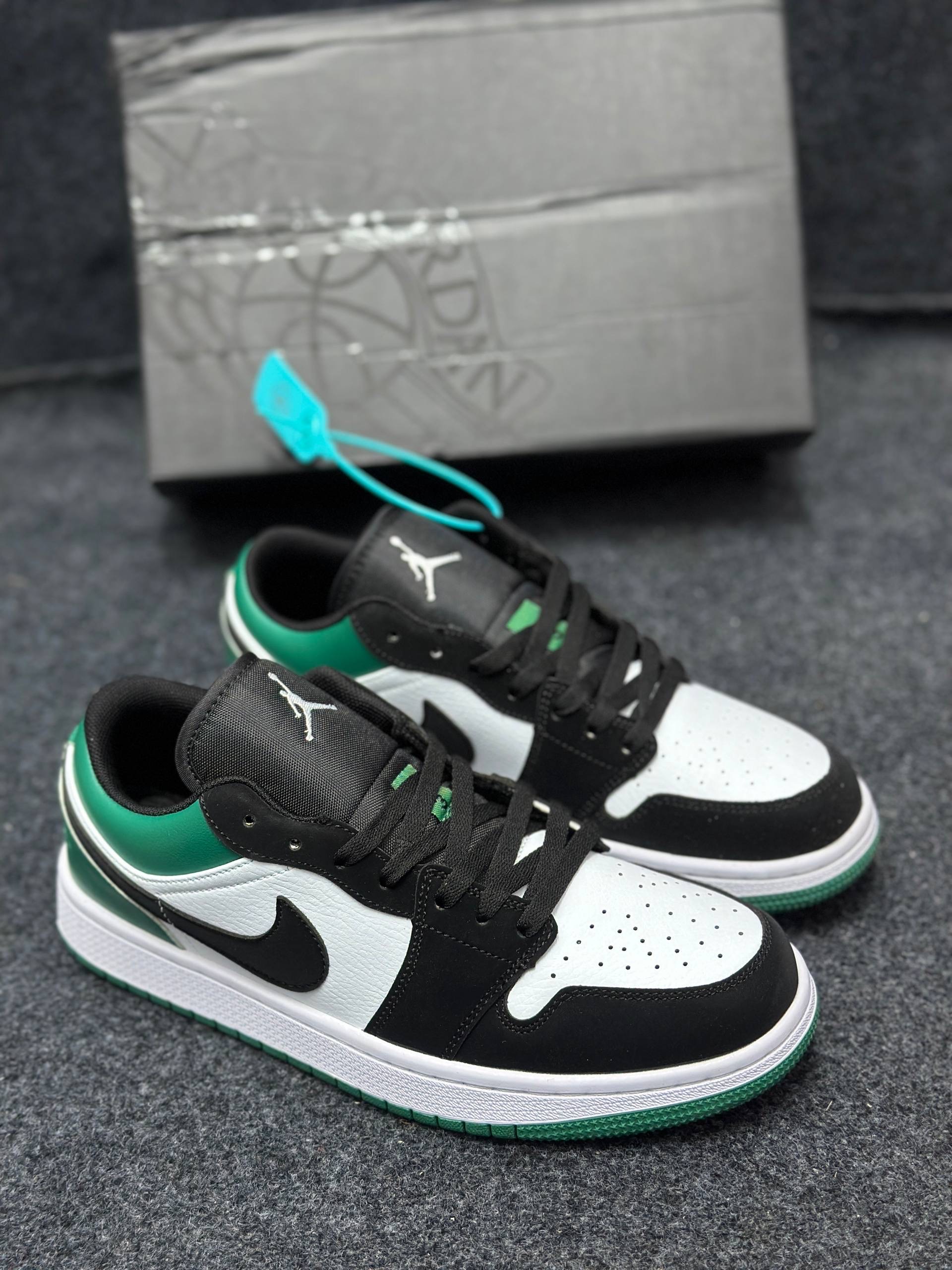 Air Jordan 1 Low: "White Black Mystic Green" (1:1)