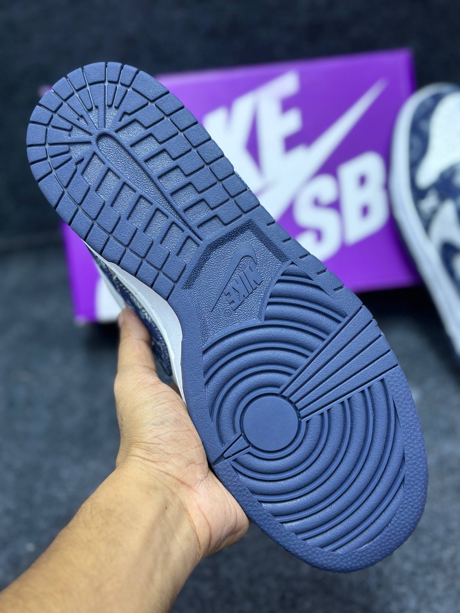 Nike SB Dunk Low x Louis Vuitton: "White & Dark Blue" (1:1) thumbnail 5