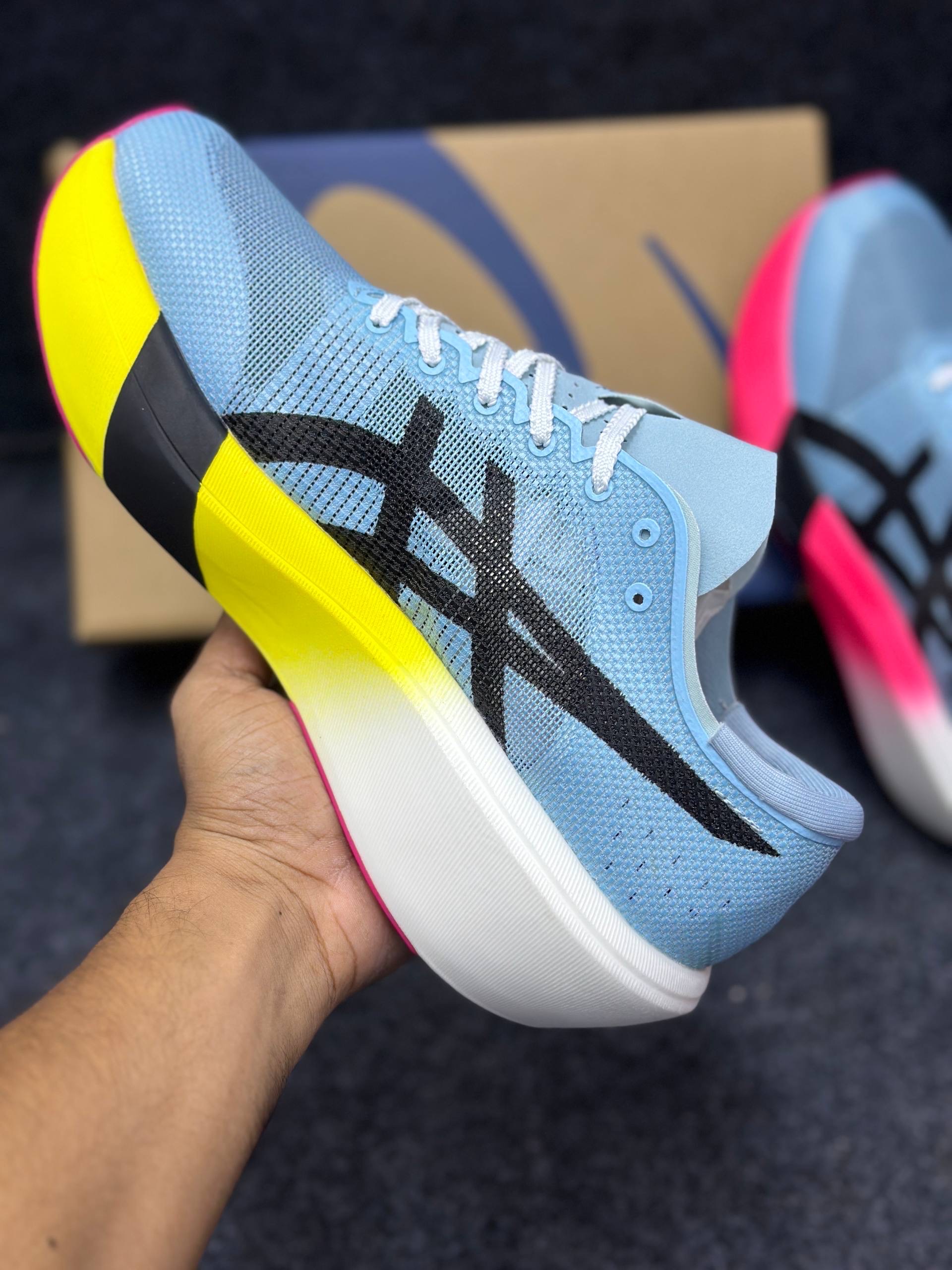 Asics Metaspeed Sky Paris: "light blue & hot pink" thumbnail 3