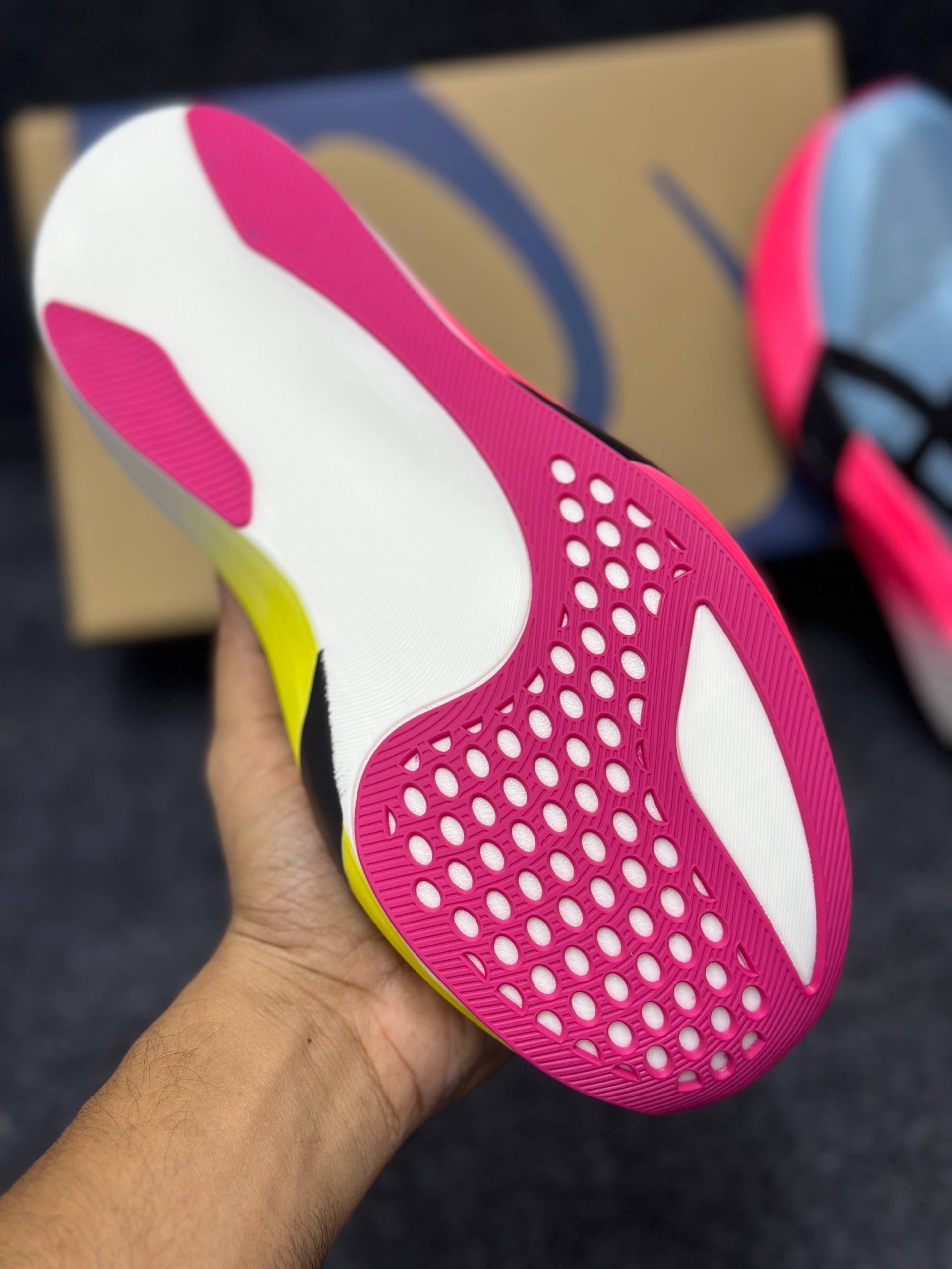 Asics Metaspeed Sky Paris: "light blue & hot pink" thumbnail 5