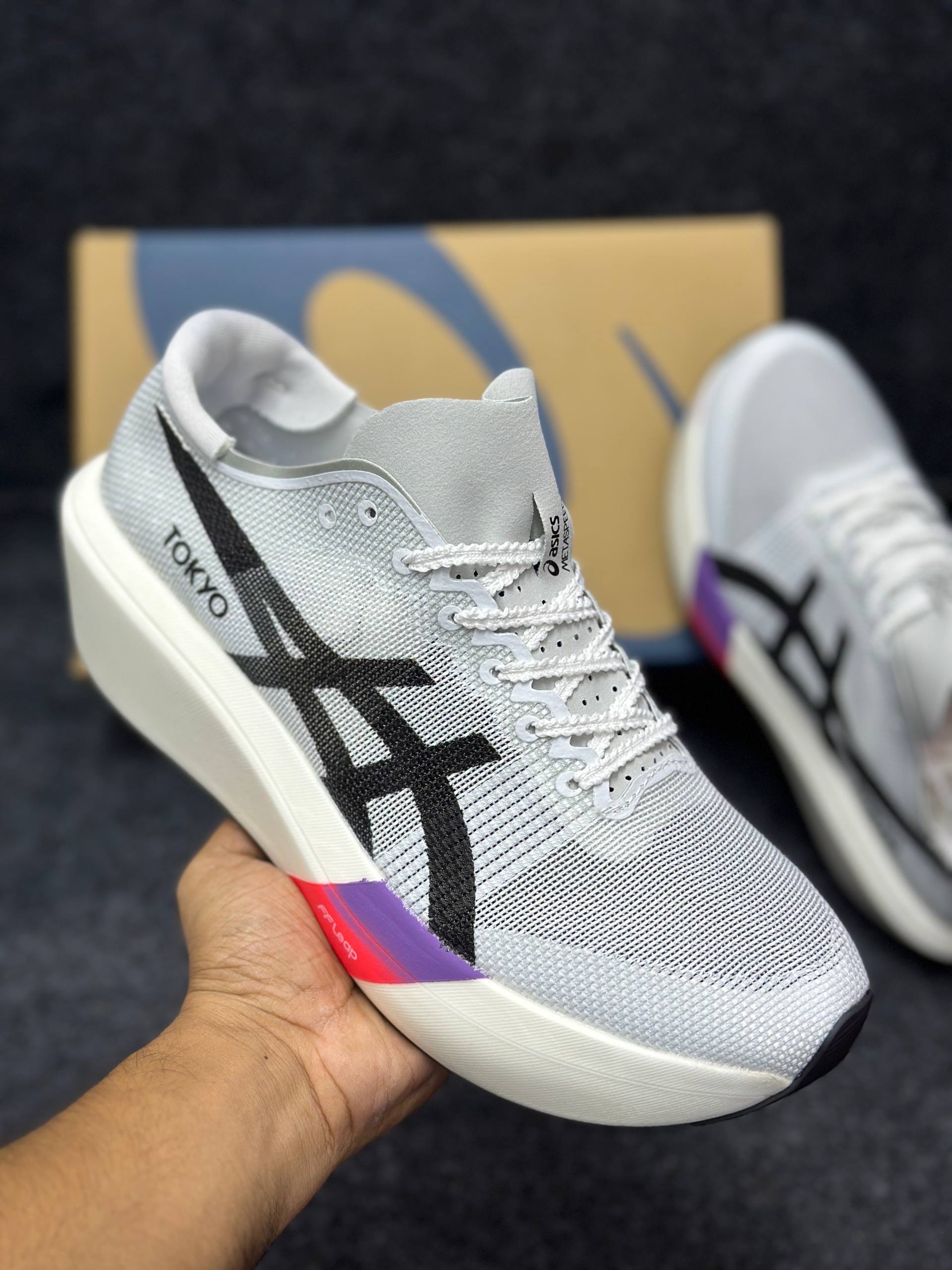 ASICS Metaspeed Ray: "white & flash red" thumbnail 2
