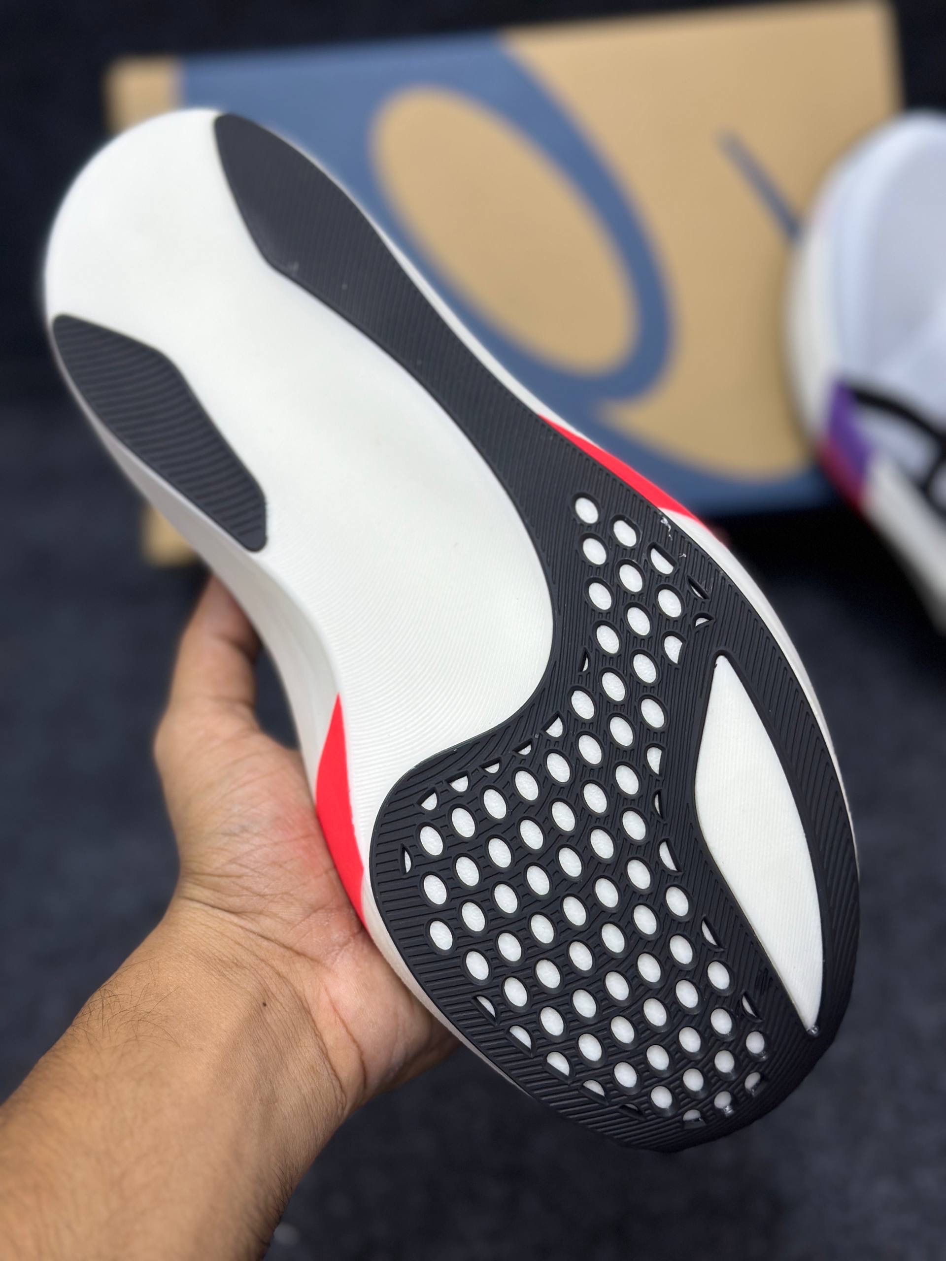 ASICS Metaspeed Ray: "white & flash red" thumbnail 5
