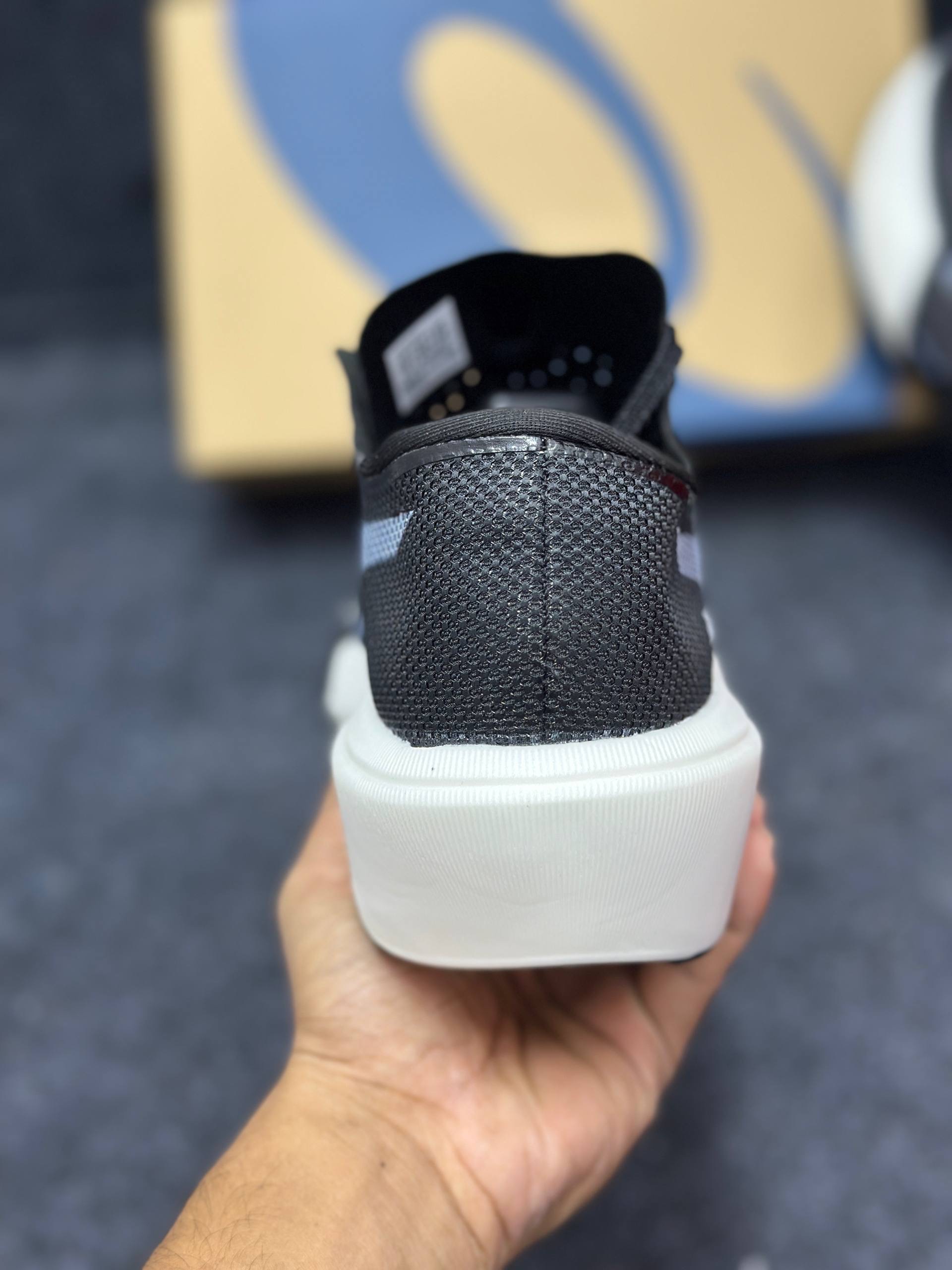 Asics Metaspeed Sky: "black & grey" thumbnail 4