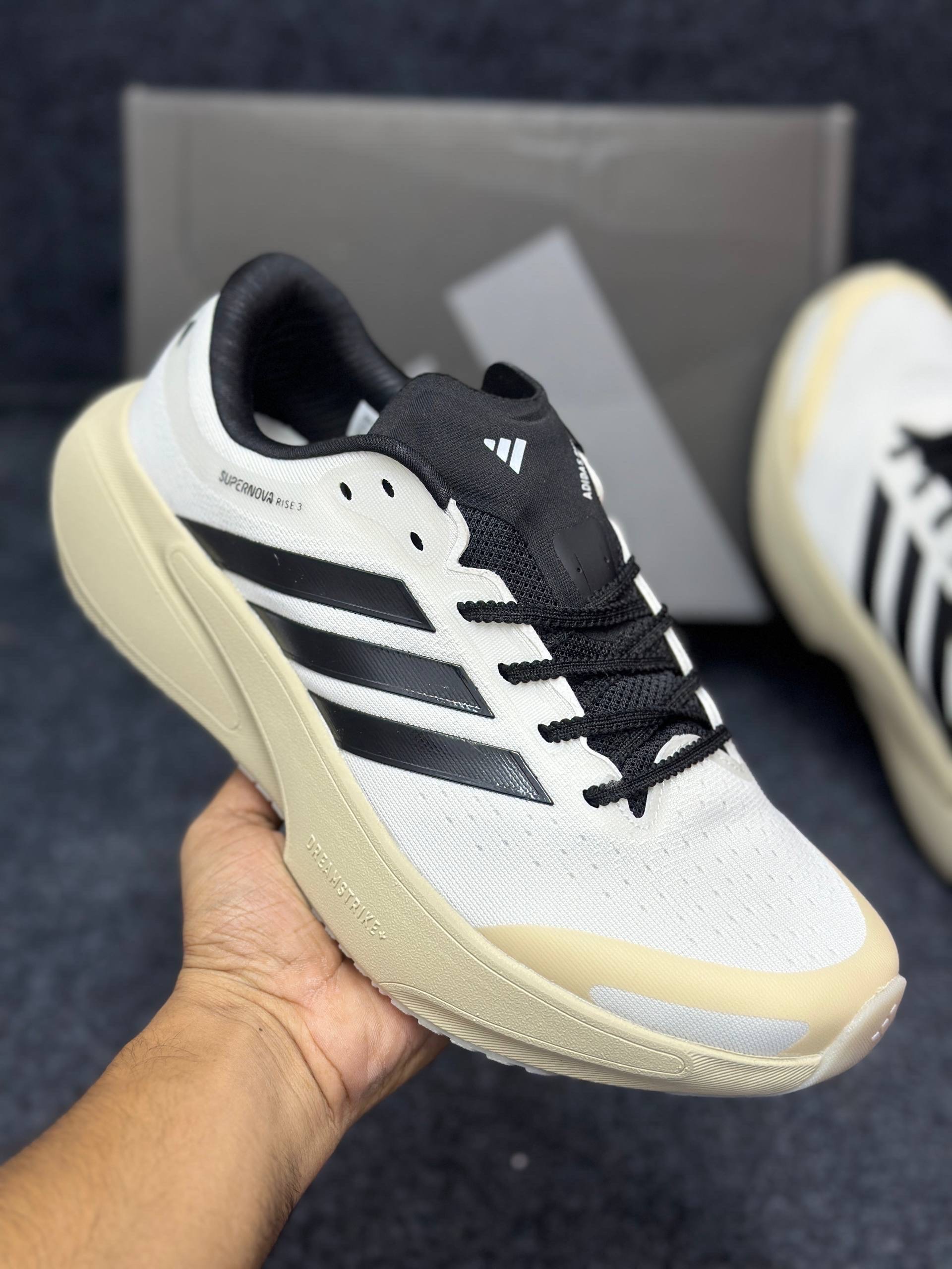 Adidas Supernova Rise: "white & black" thumbnail 2