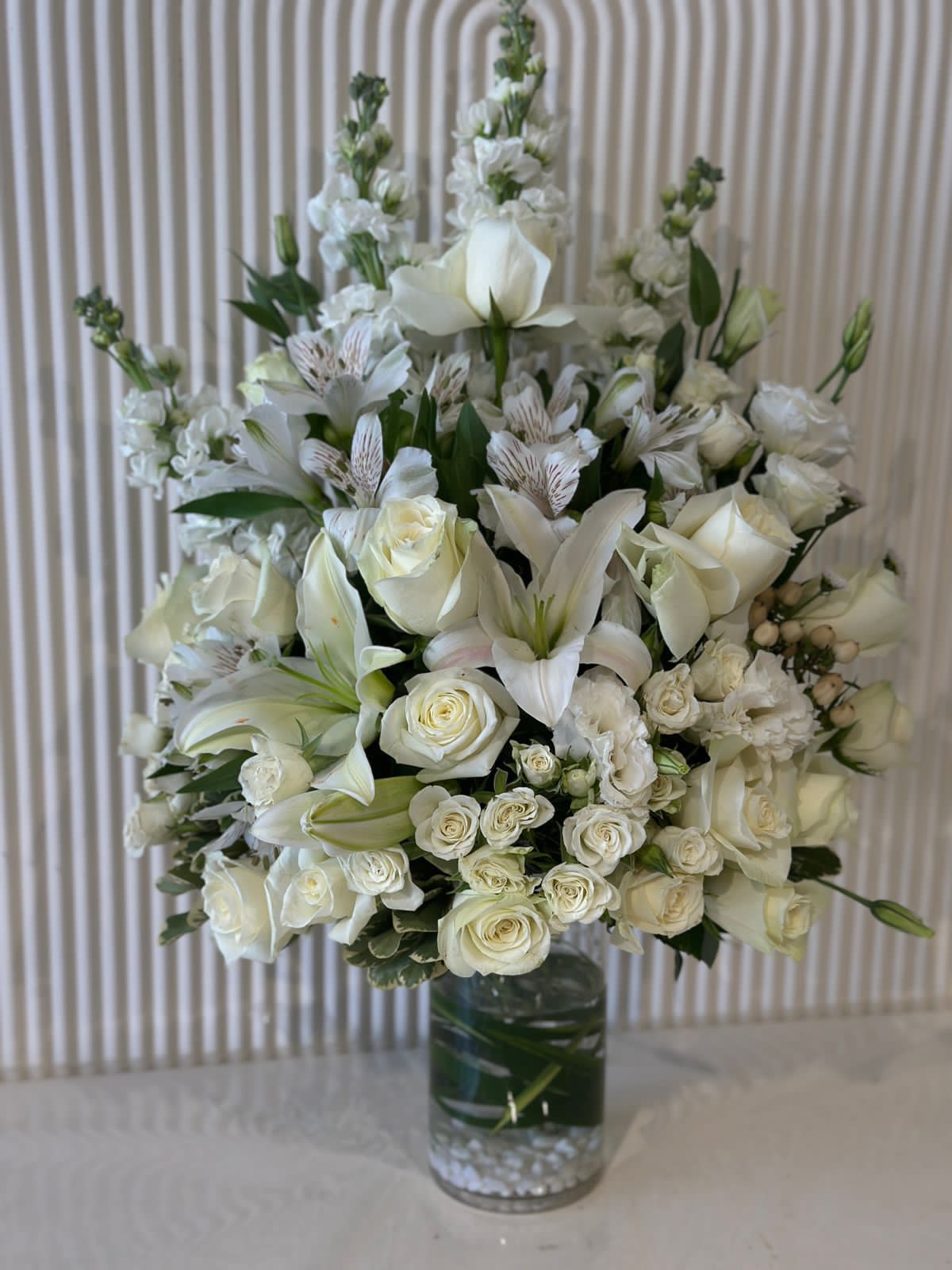White petals vase