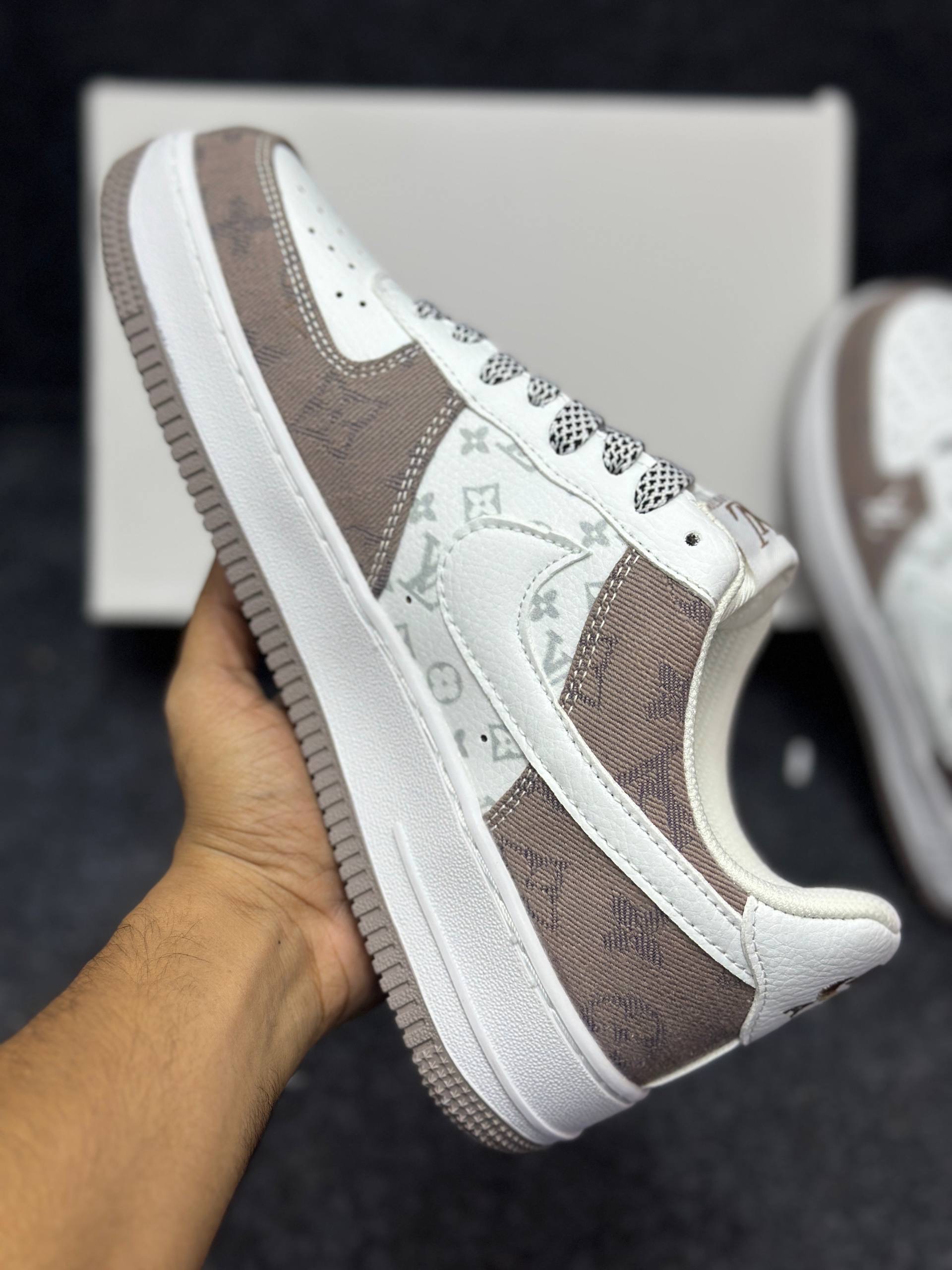 Louis Vuitton x Nike-Air Force 1 Low: "white monogram" (1:1) thumbnail 3