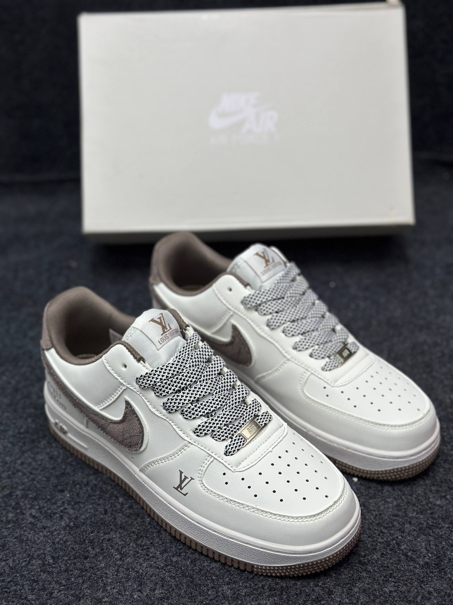 Louis Vuitton x Nike-Air Force 1 Low: "cream and brown" (1:1) thumbnail 1