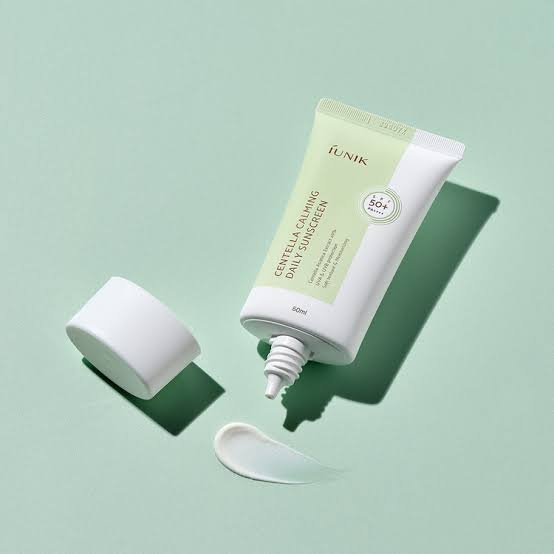 IUNIK Centella Calming Daily Sunscreen SPF50+ PA++++ - 60ml_img_1