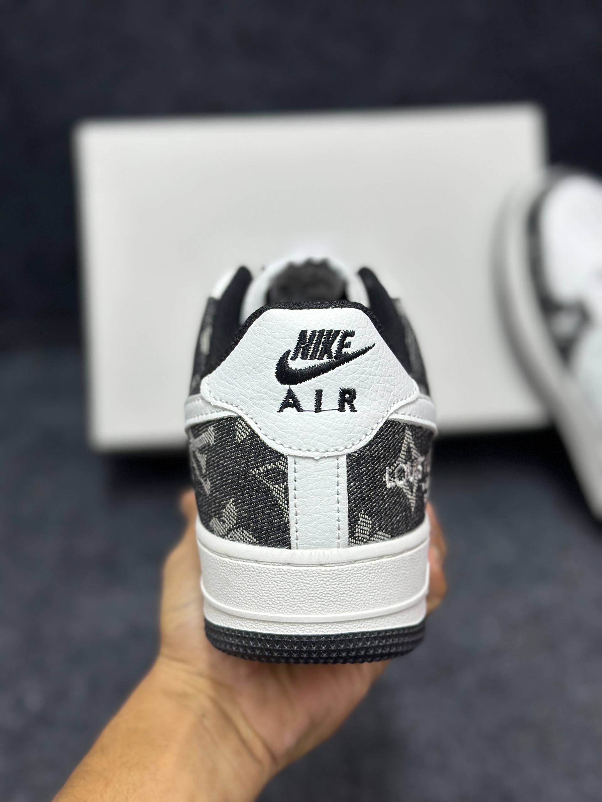 Louis Vuitton x Nike-Air Force 1 Low: "white and black monogram" (1:1) thumbnail 4