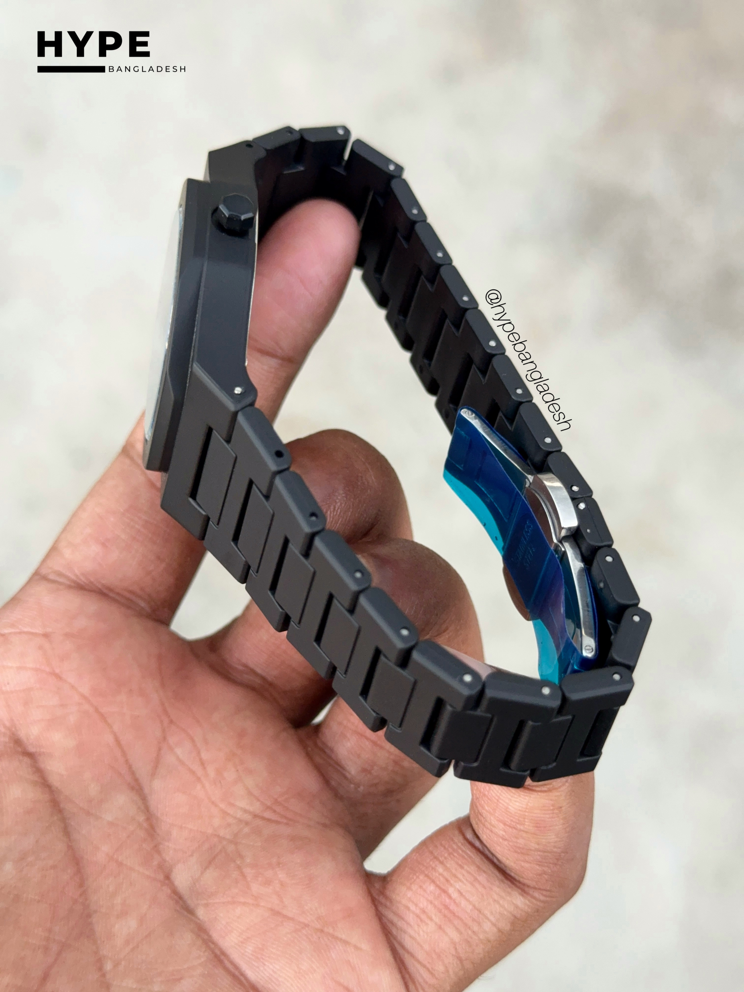 Black Abstract Dial Polycarbon Plastic Lightweight Watch_img_2