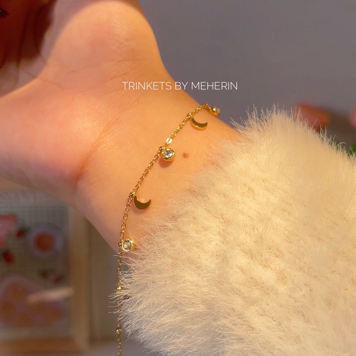 Minimal moon charm bracelet_img_0