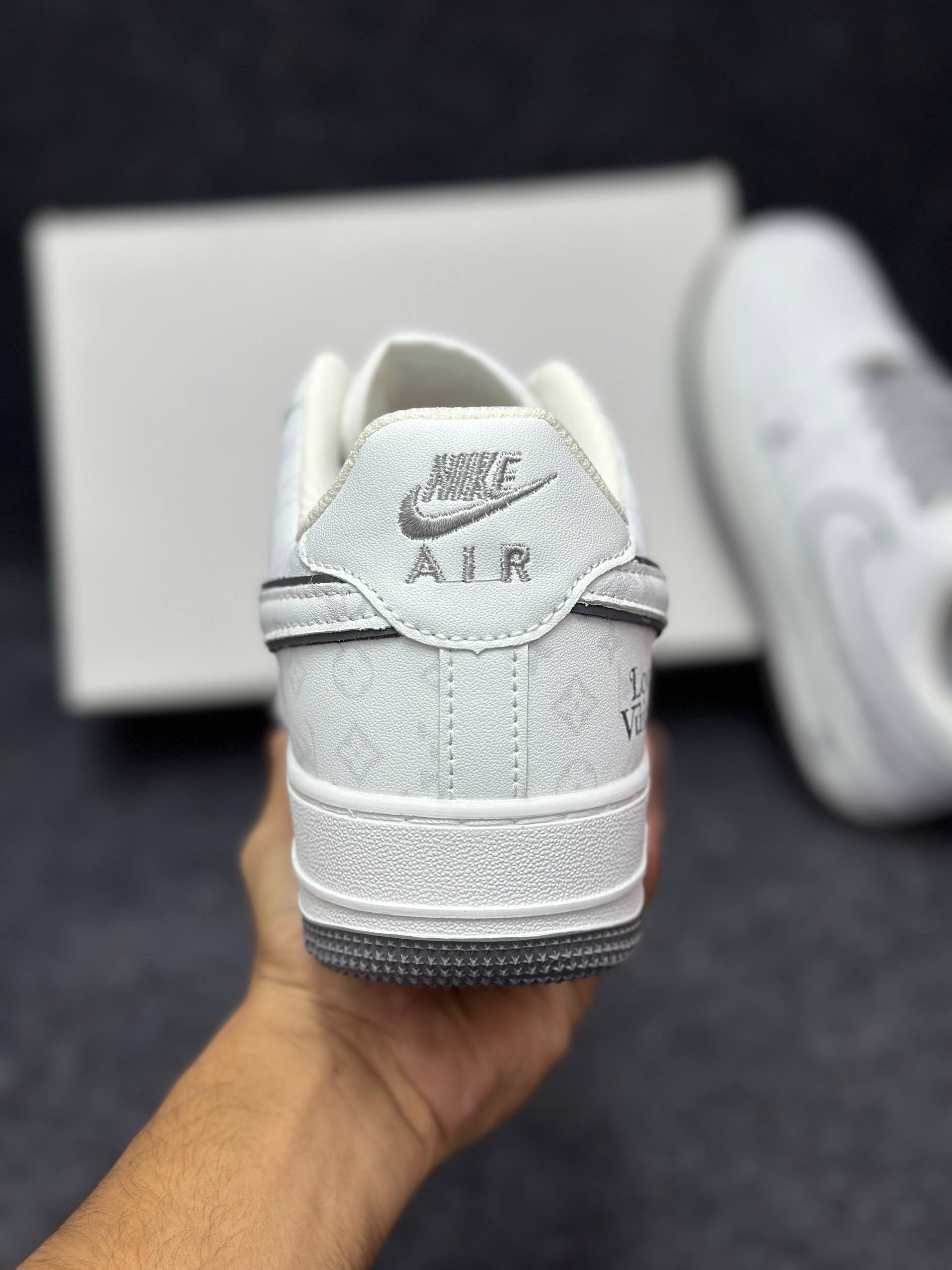 Louis Vuitton x Nike Air Force 1 Low: "White" (1:1) thumbnail 4