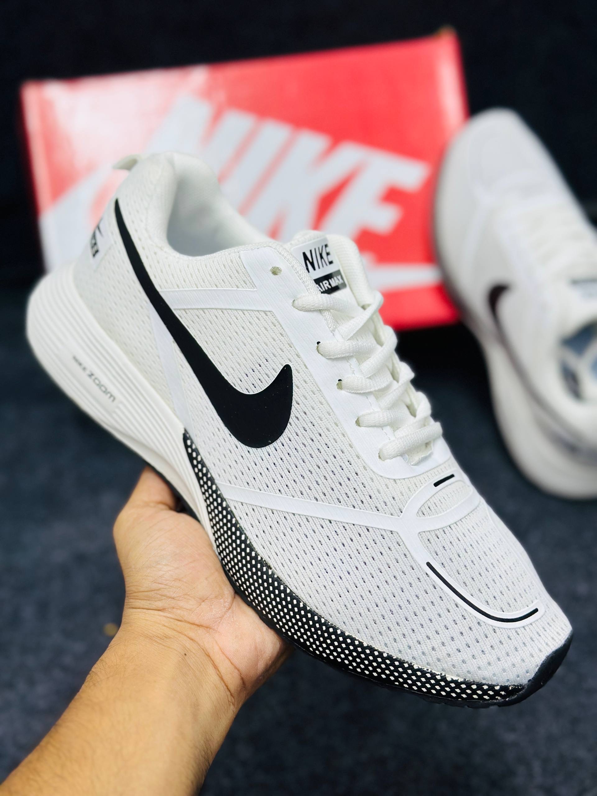 Nike Air Zoom: "black swoosh logo & black & white" thumbnail 2