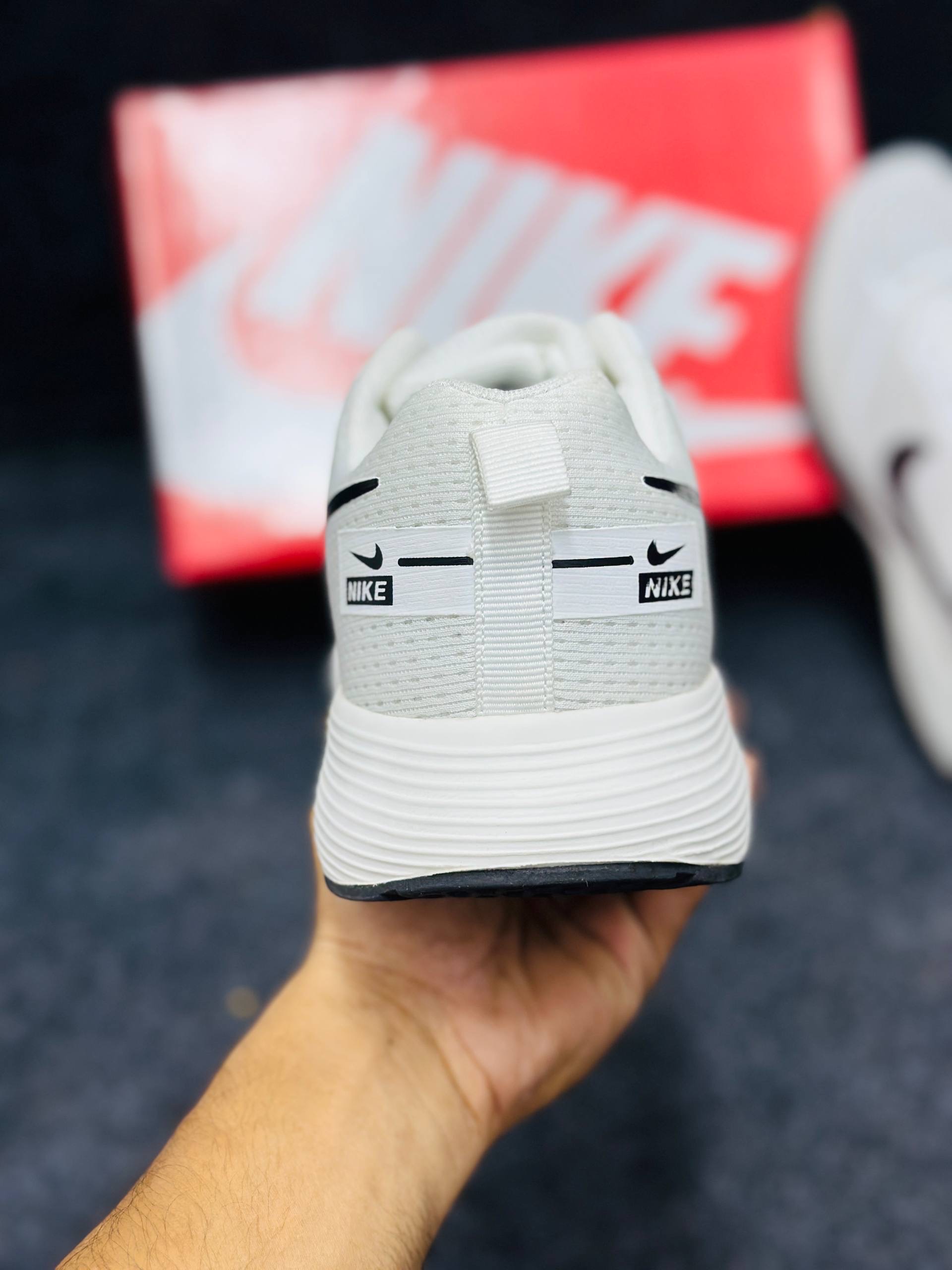Nike Air Zoom: "black swoosh logo & black & white" thumbnail 4