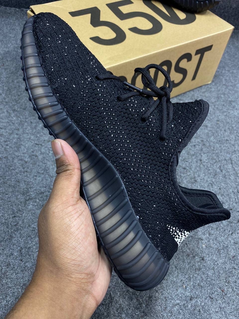 Adidas Yeezy Boost 350 V2: "Core Black White" thumbnail 3