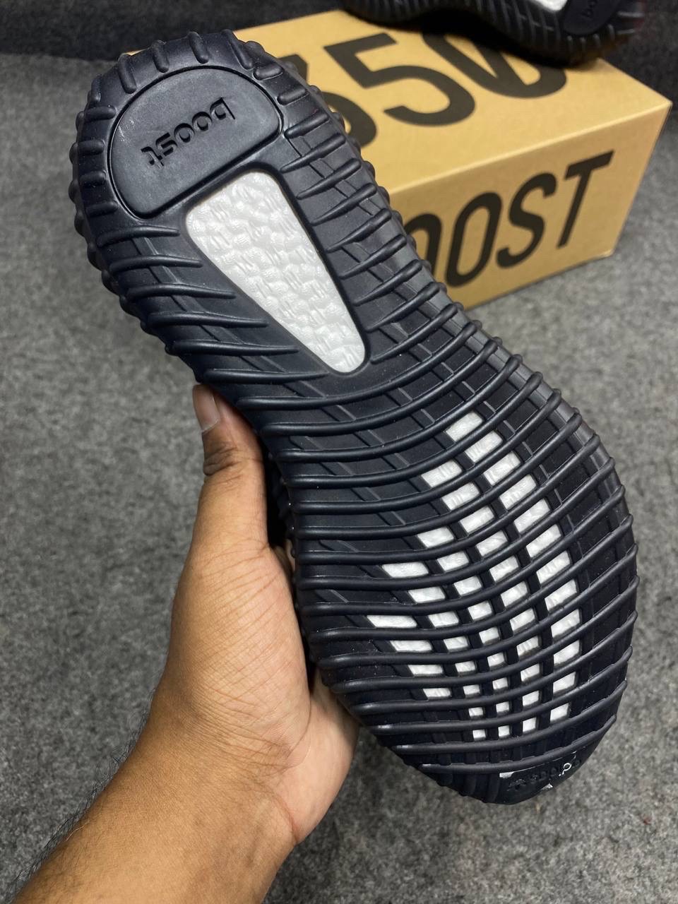 Adidas Yeezy Boost 350 V2: "Core Black White" thumbnail 5