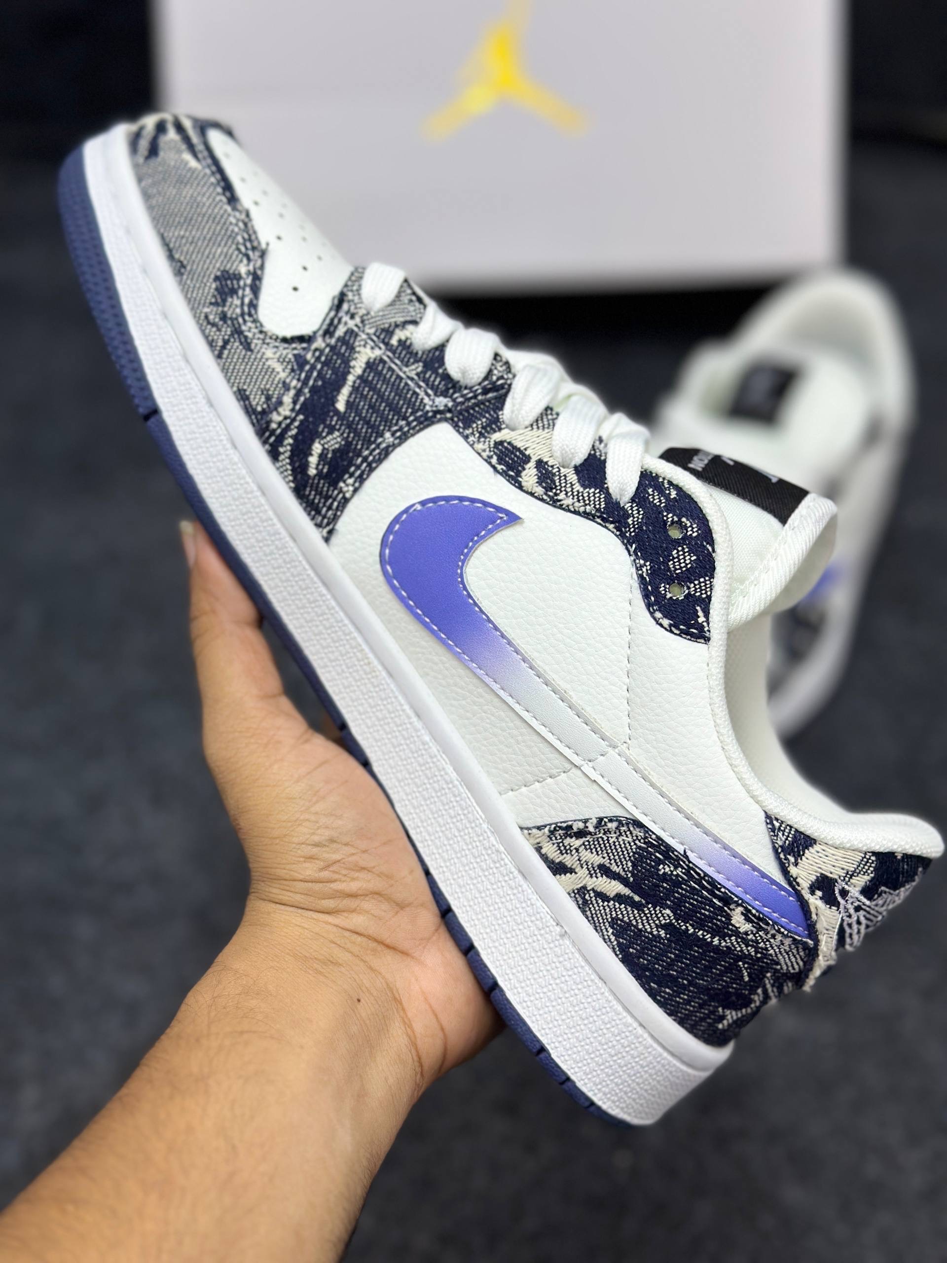 Louis Vuitton x Travis Scott x Nike - Air Jordan 1 " (1:1)onogram pattern" thumbnail 3