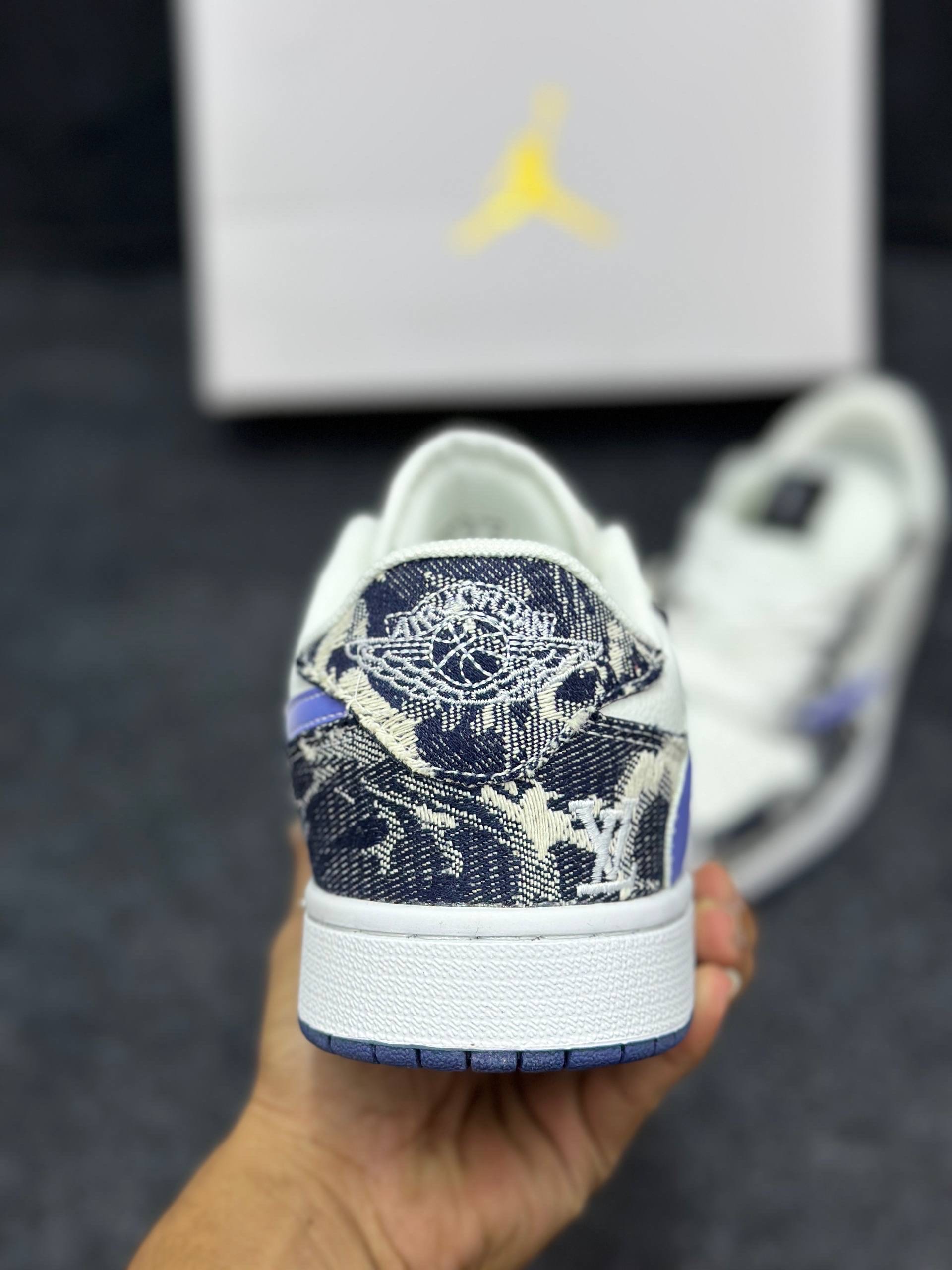 Louis Vuitton x Travis Scott x Nike - Air Jordan 1 " (1:1)onogram pattern" thumbnail 4