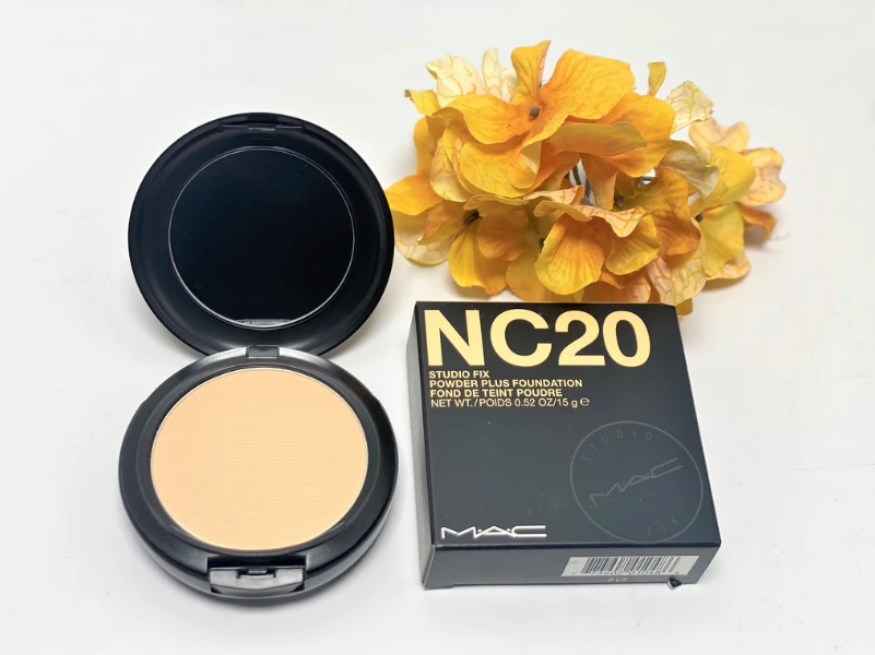 MAC Studio Fix Powder Plus Foundation – NC20 (0.52 oz / ~15 g) (MAC1)