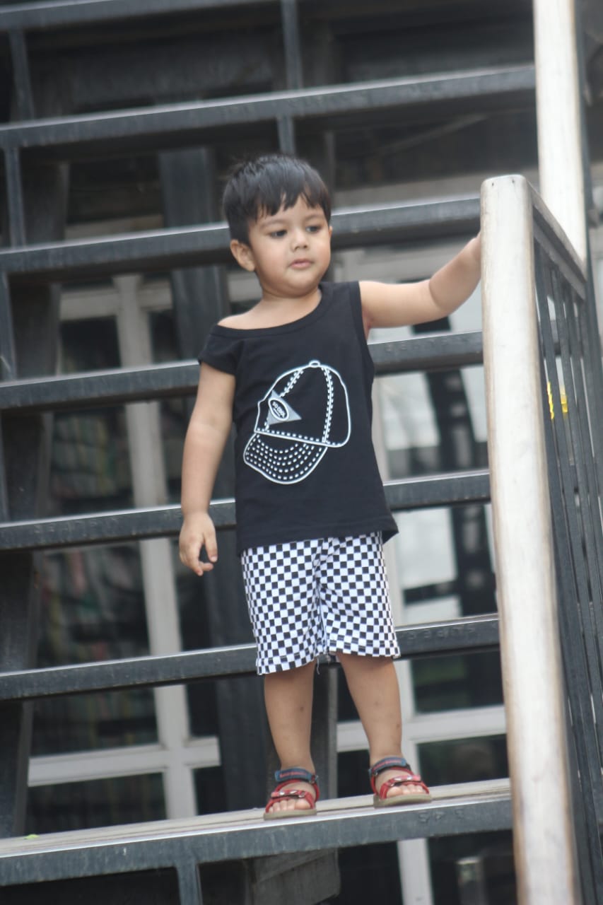 Sleeveless Maggi T-shirt and pant (Black)_img_3
