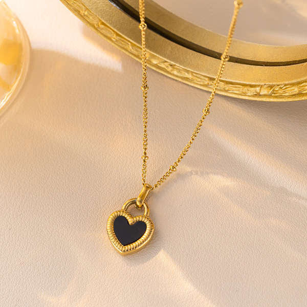 WHITE AND BLACK SHELL PENDANT_img_0