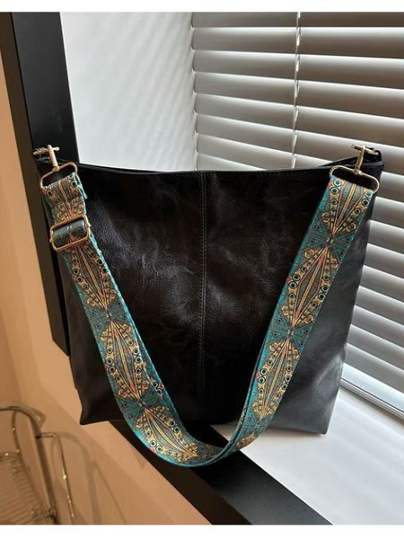 Single Shoulder Cross-Body Tote Bag (Black) image 4