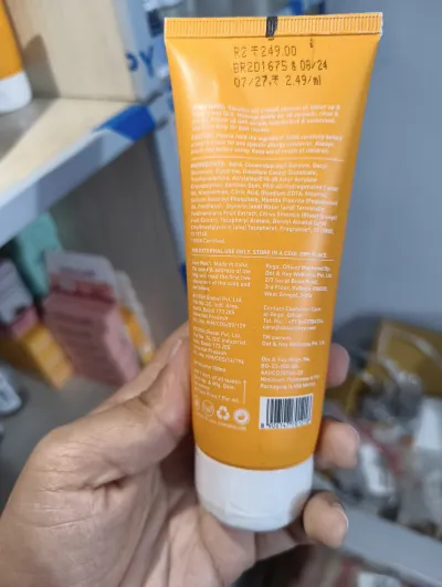 Dot & Key Vitamin C + E Super Bright Gel Face Wash 100ml_img_2