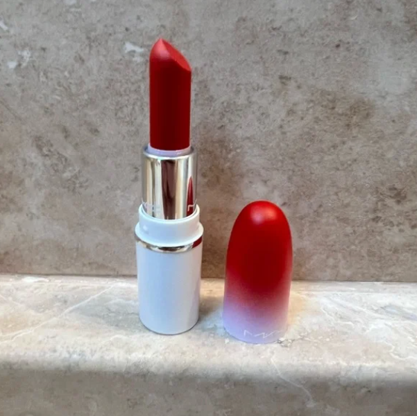 MAC Lipstick – In A Holidaze (COS448)