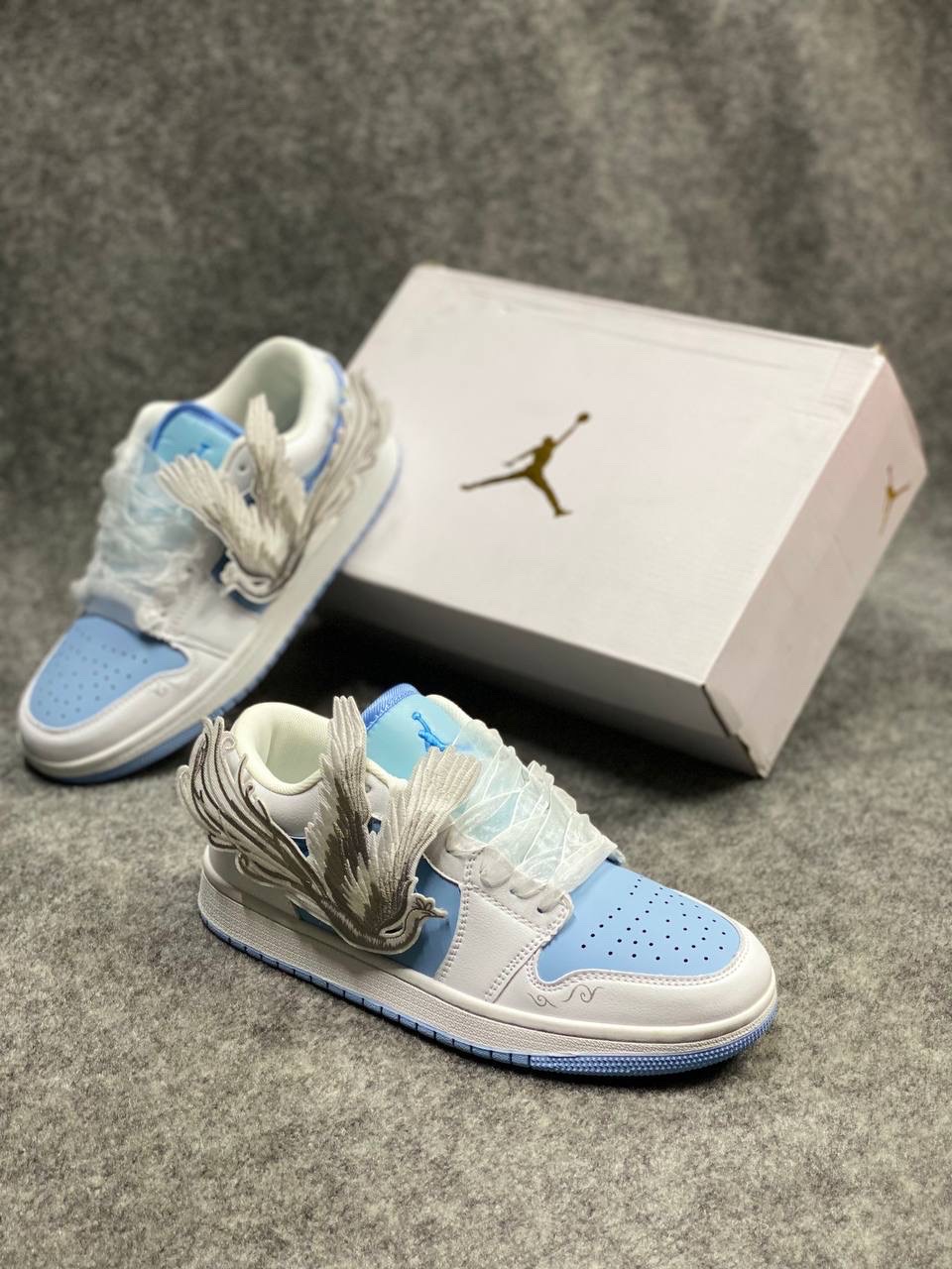 Air Jordan 1 Low: "white and light blue" "large wings attached" (1:1)