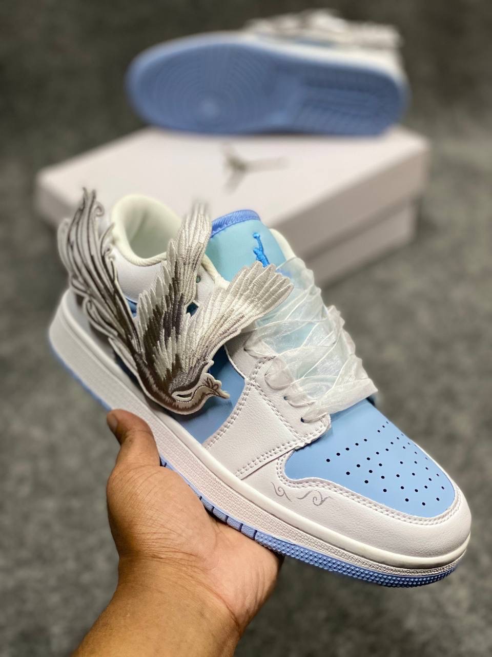 Air Jordan 1 Low: "white and light blue" "large wings attached" (1:1) thumbnail 2