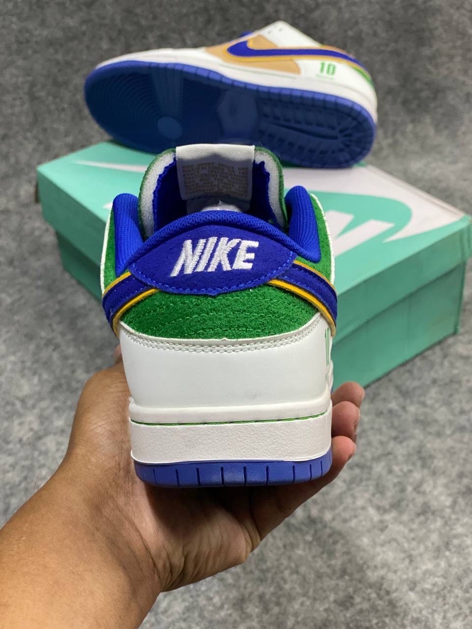 Nike SB Dunk Low Pro: "Phantom and Hyper Royal" (1:1) thumbnail 4