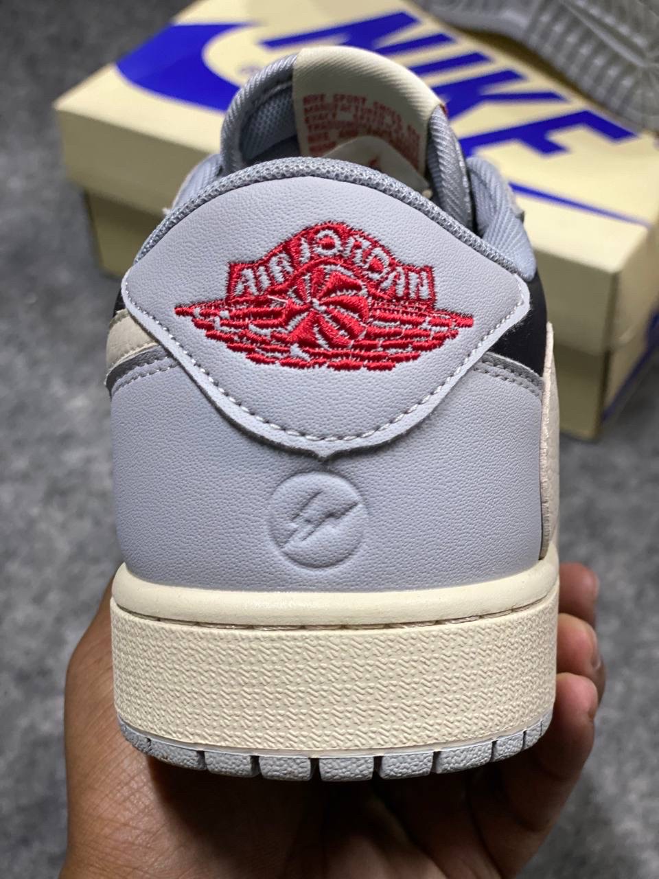 Air Jordan 1 Retro Low OG SP x Travis Scott "Reverse Mocha" (OEM) thumbnail 4