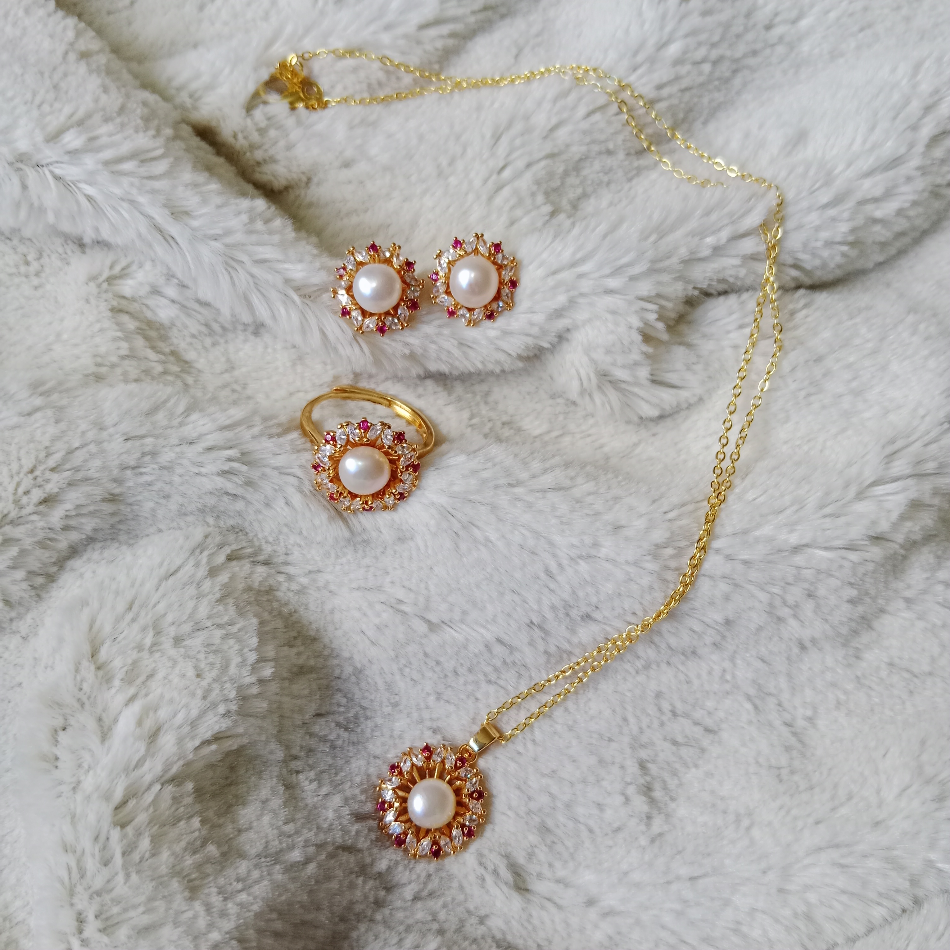 Unique design pearl pendent set_img_0