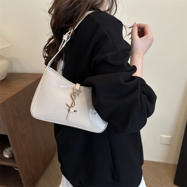 v$l glossy shoulder bag_img_7